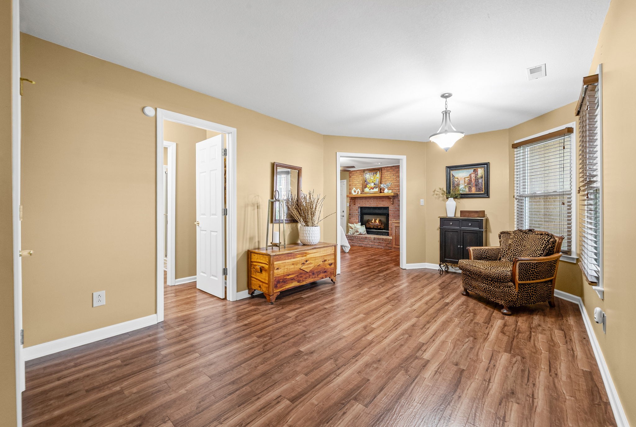 157 Archgate Ct