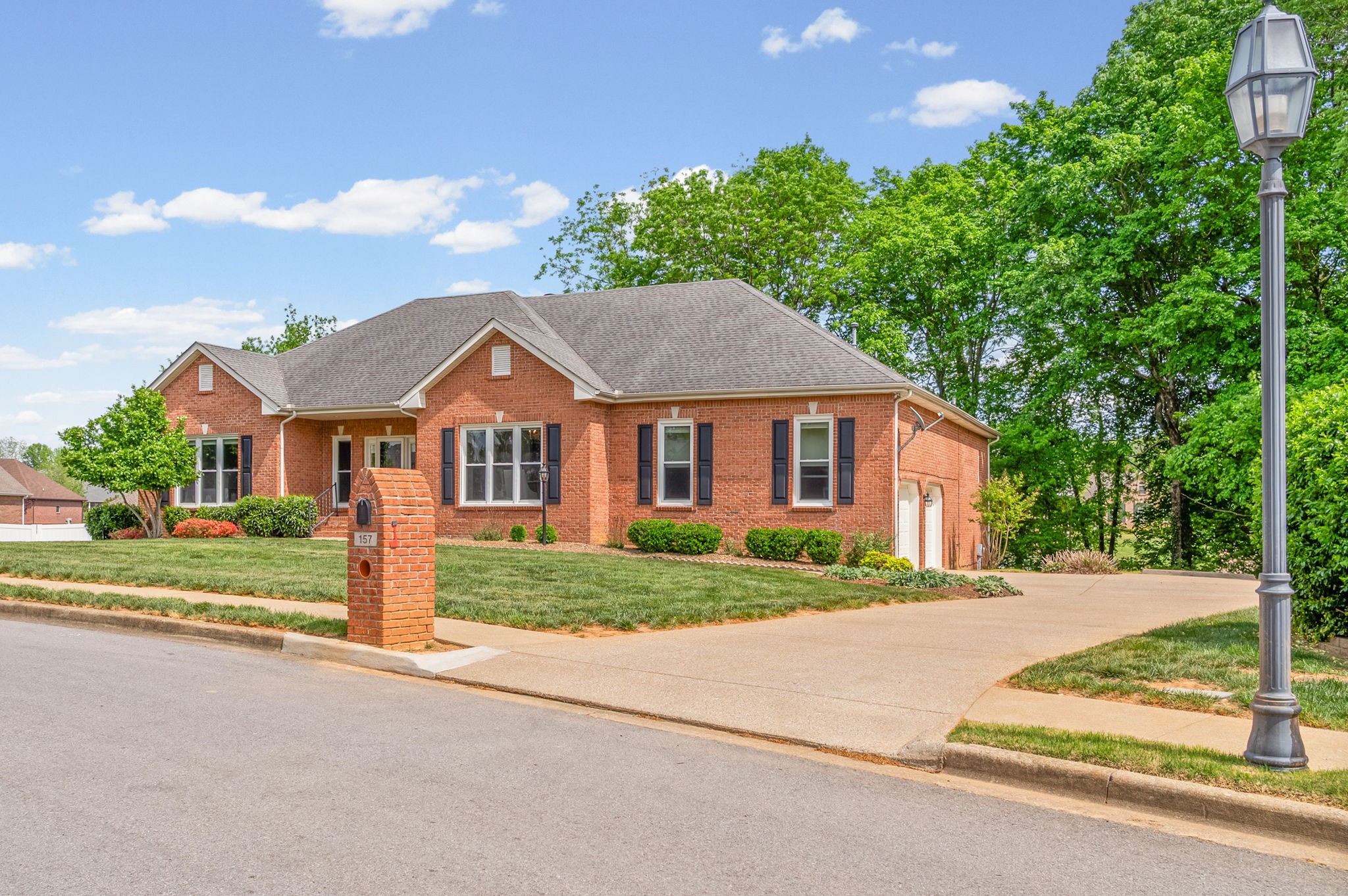 157 Archgate Ct