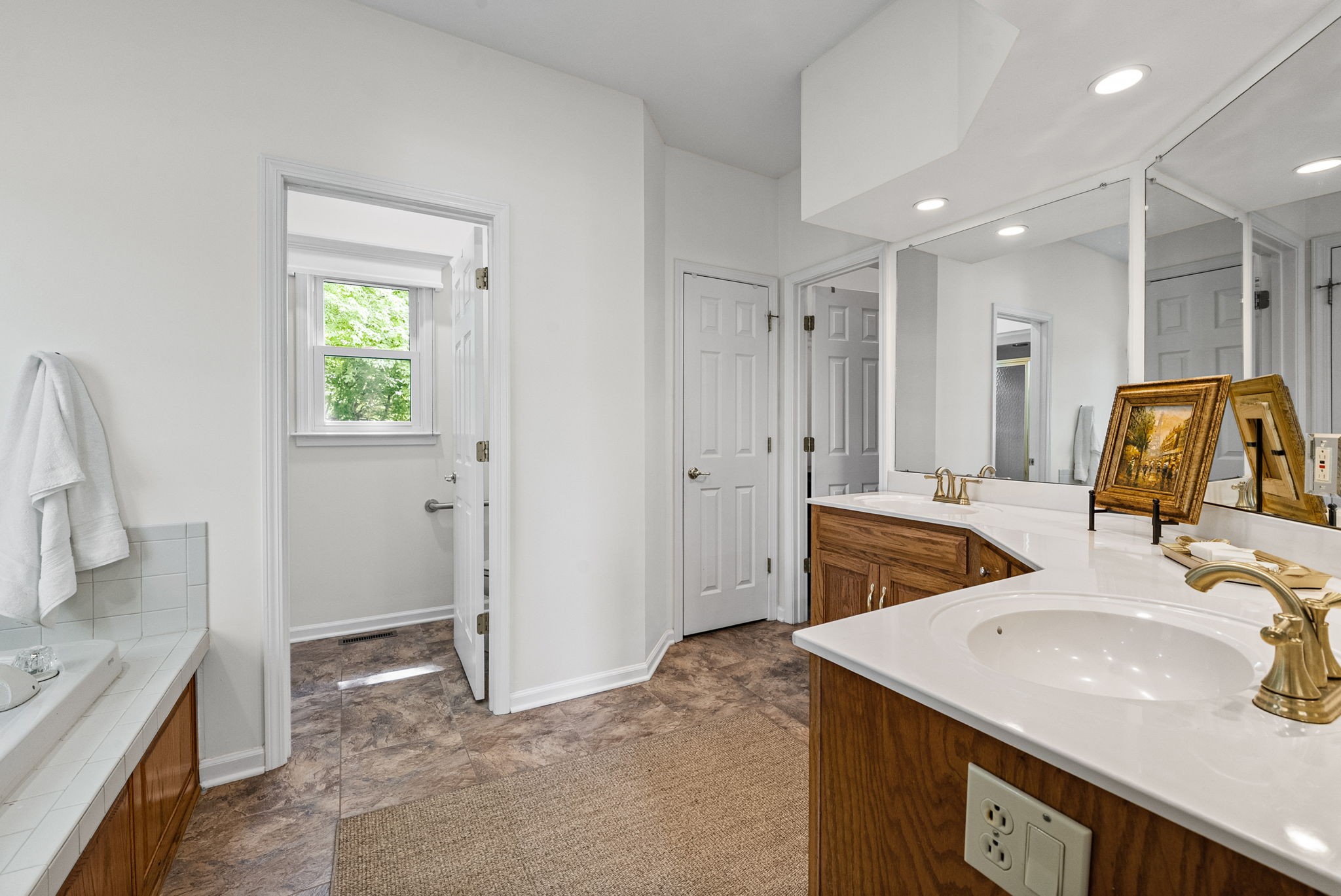 157 Archgate Ct