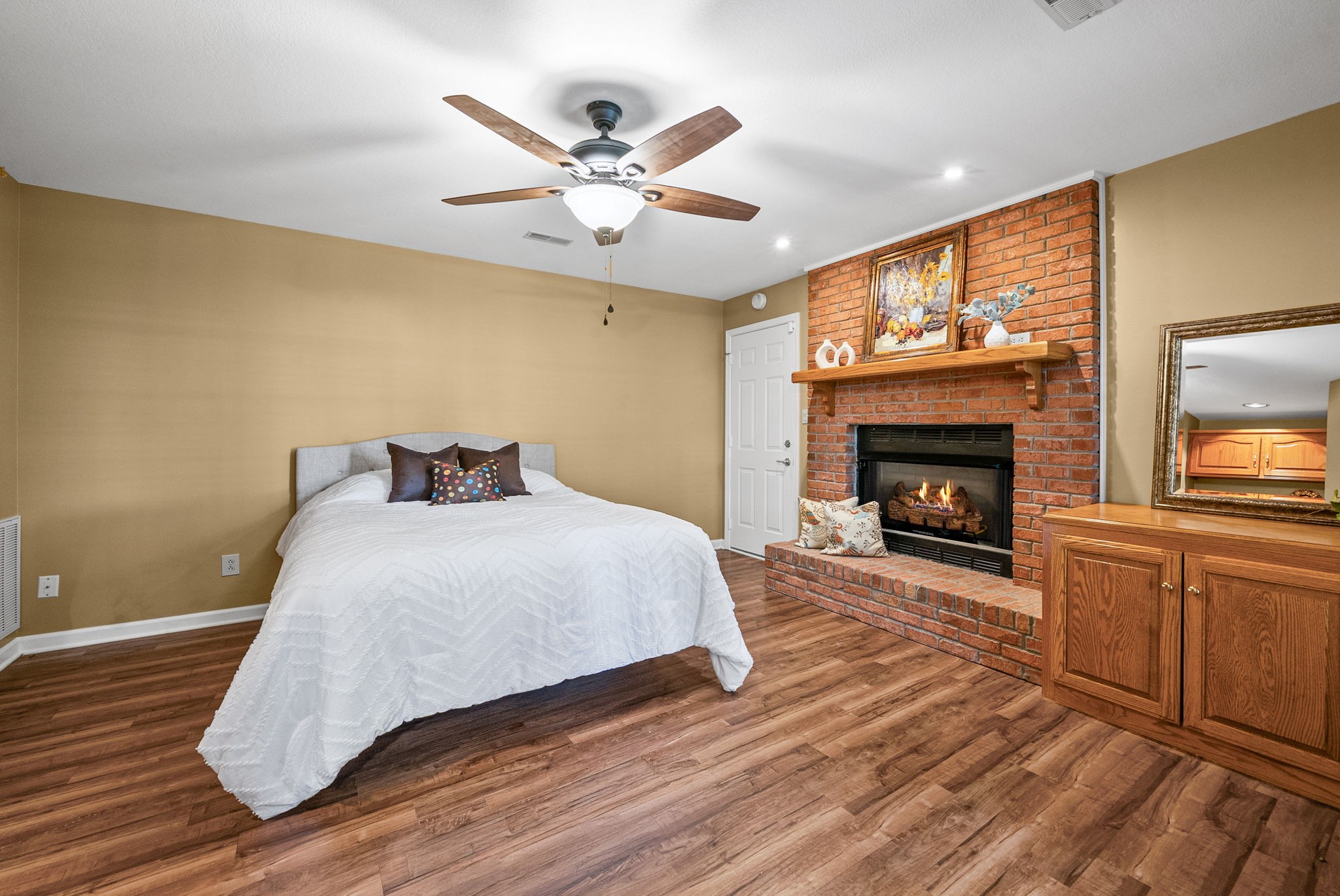 157 Archgate Ct