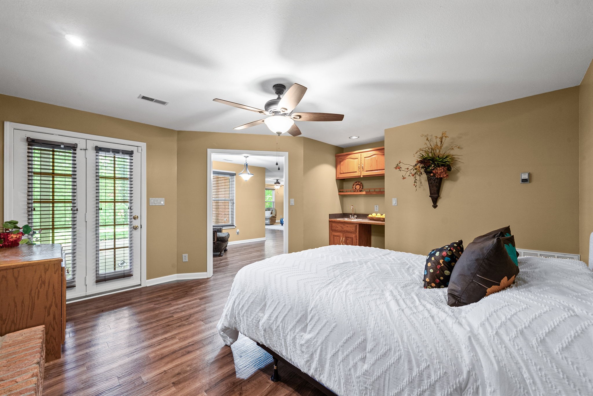157 Archgate Ct