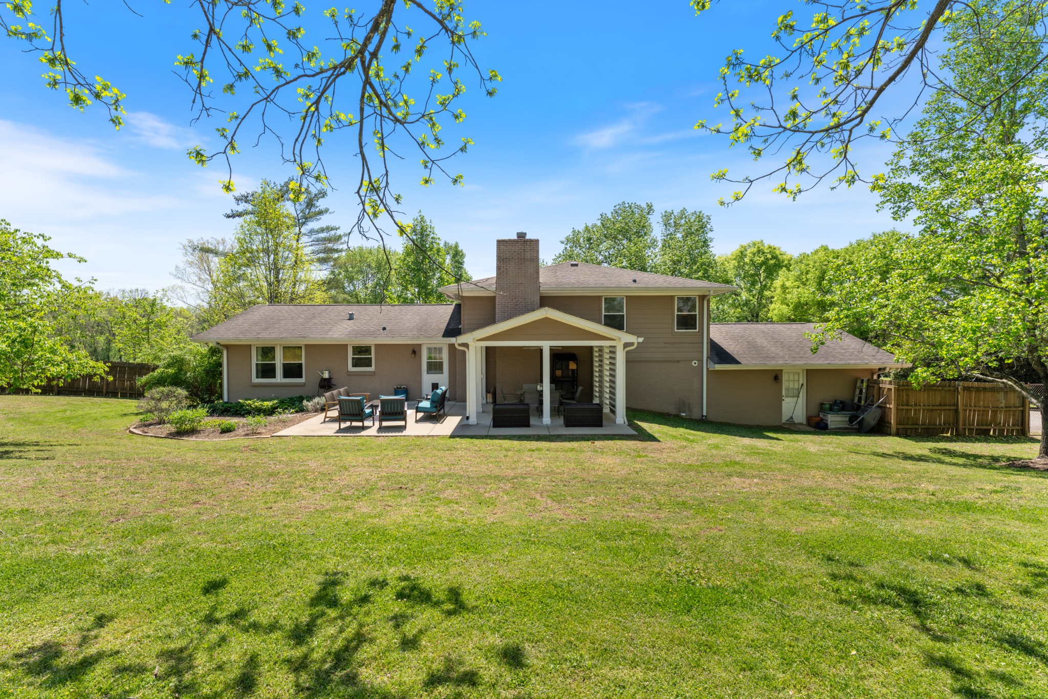 9008 Karen Ct