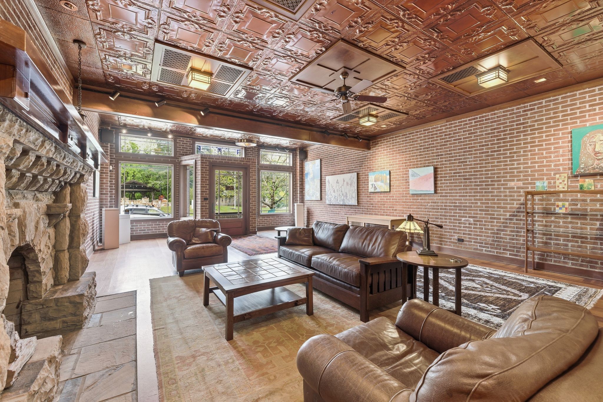 49 University Ave
