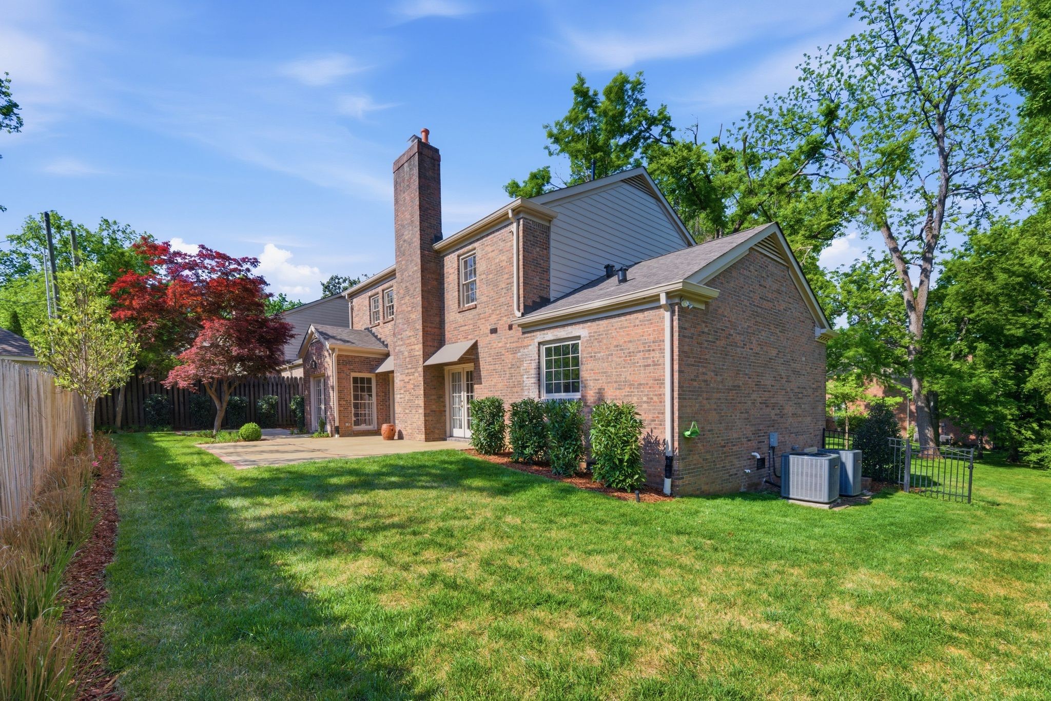 608 Linden Sq