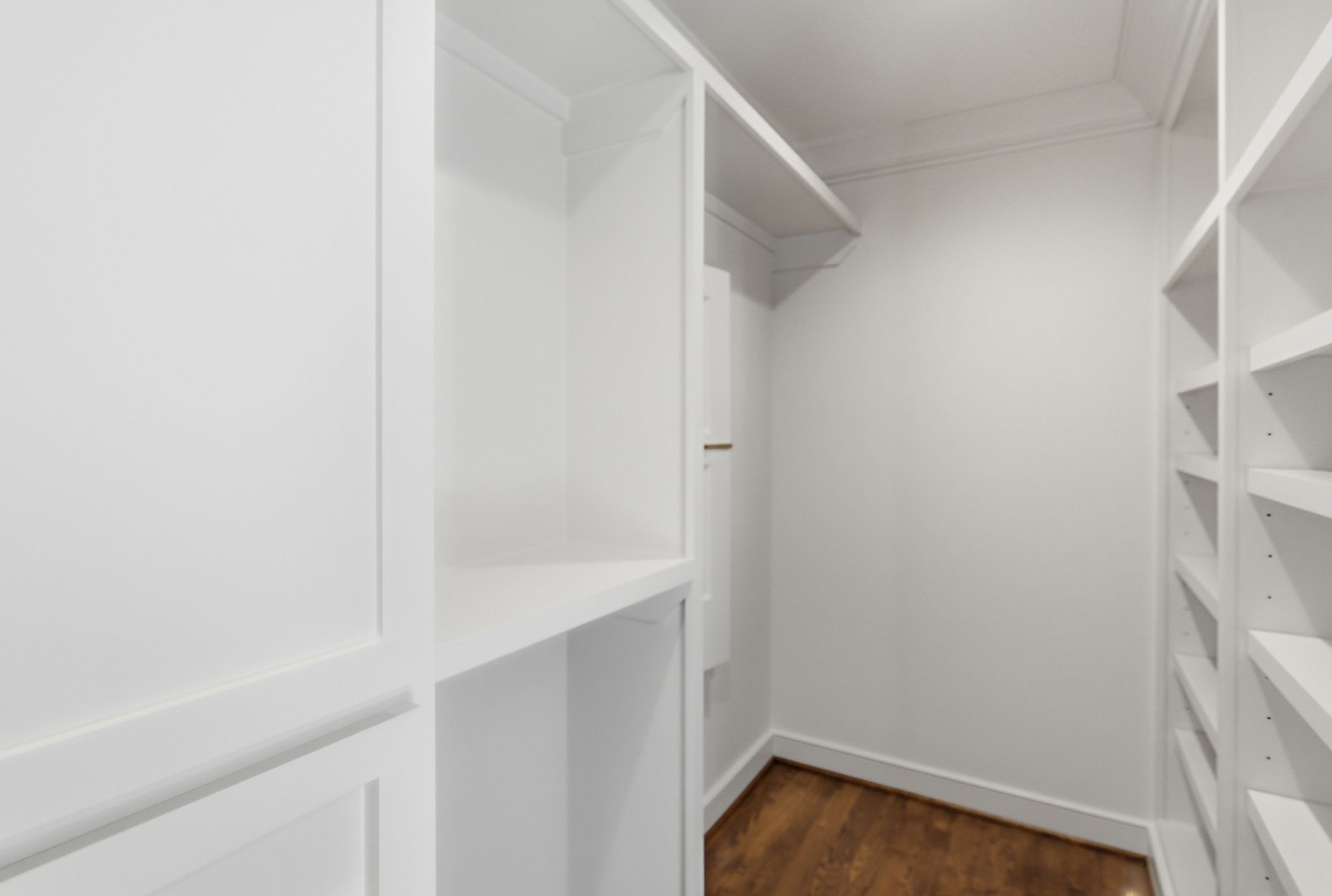 608 Linden Sq