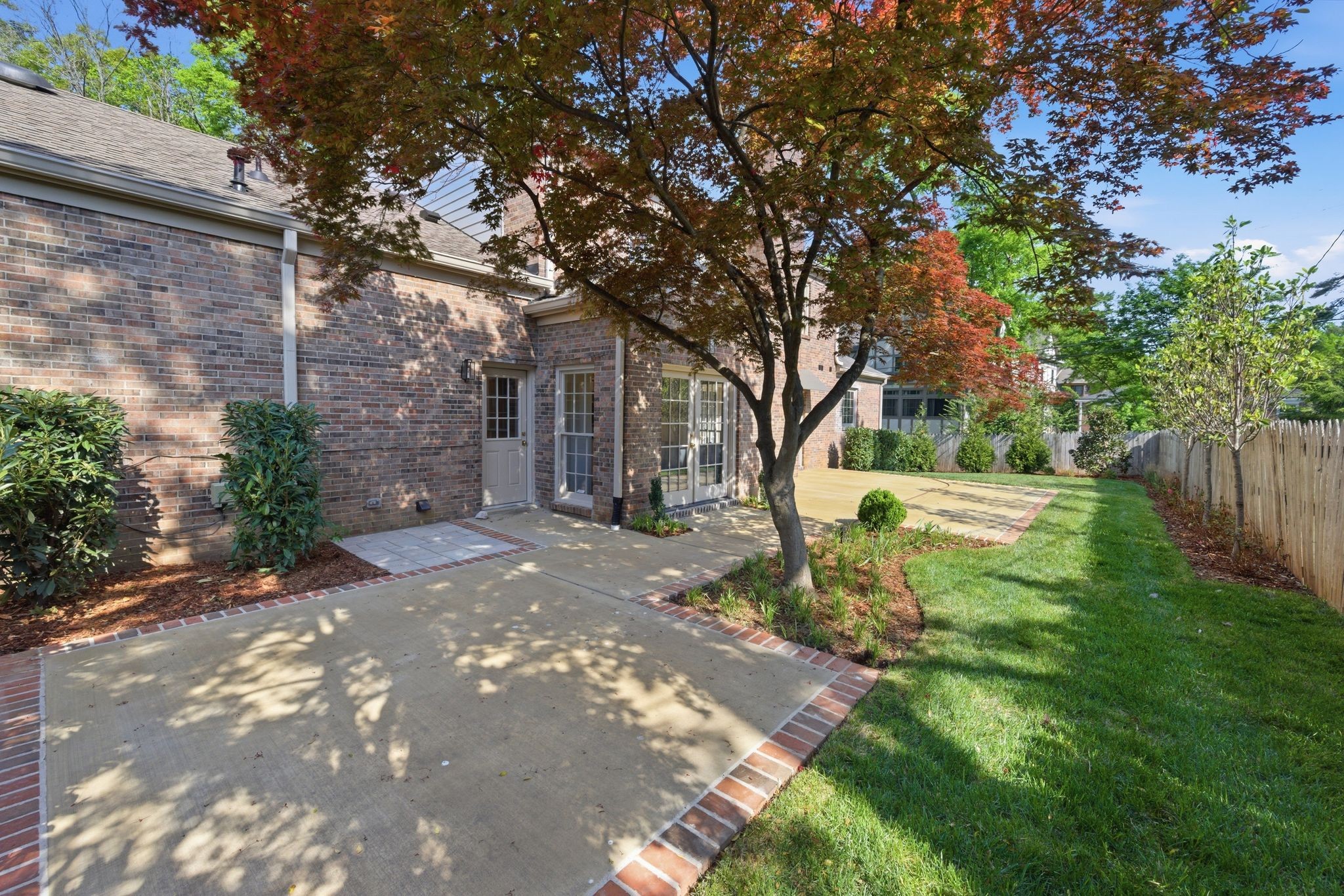 608 Linden Sq