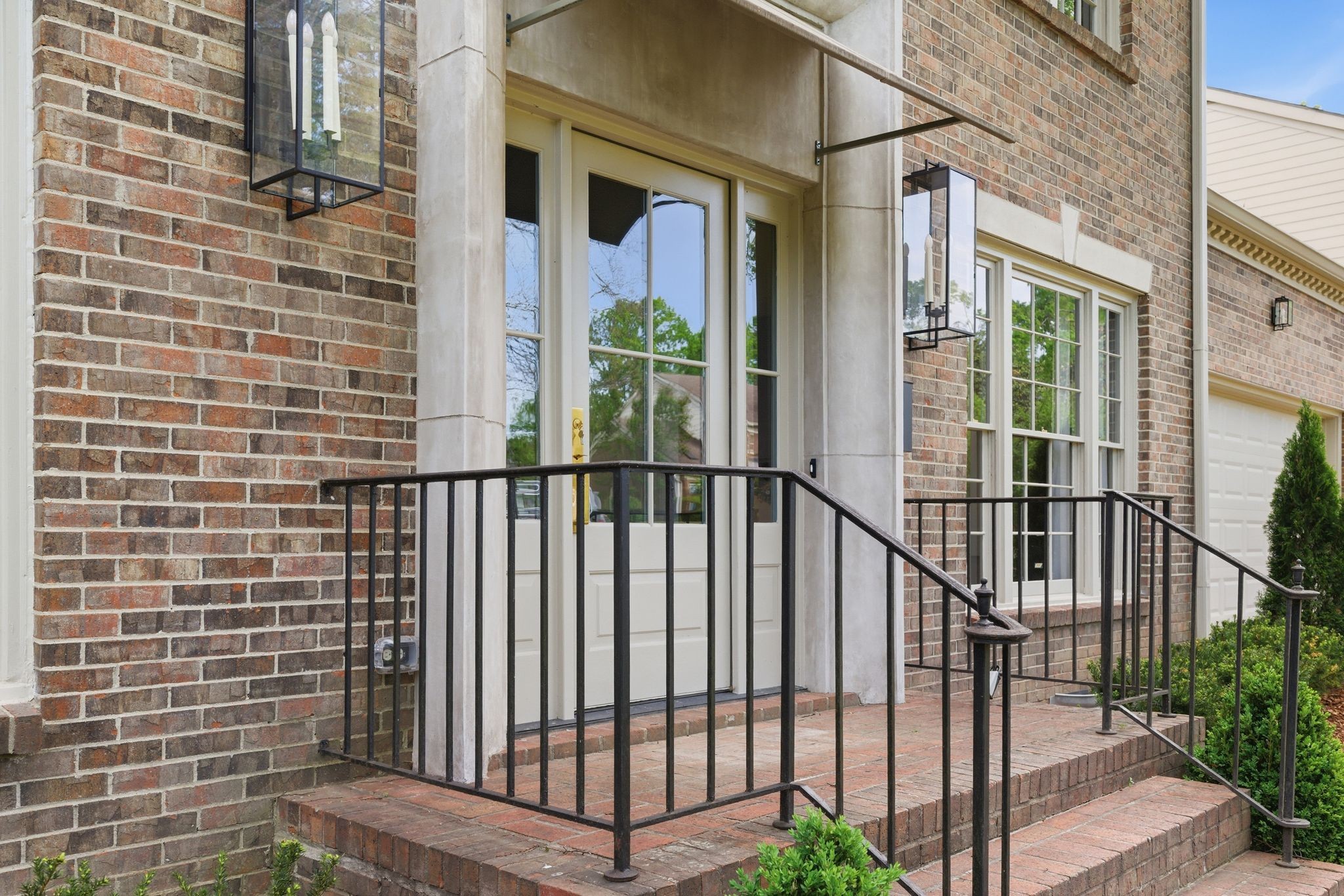 608 Linden Sq