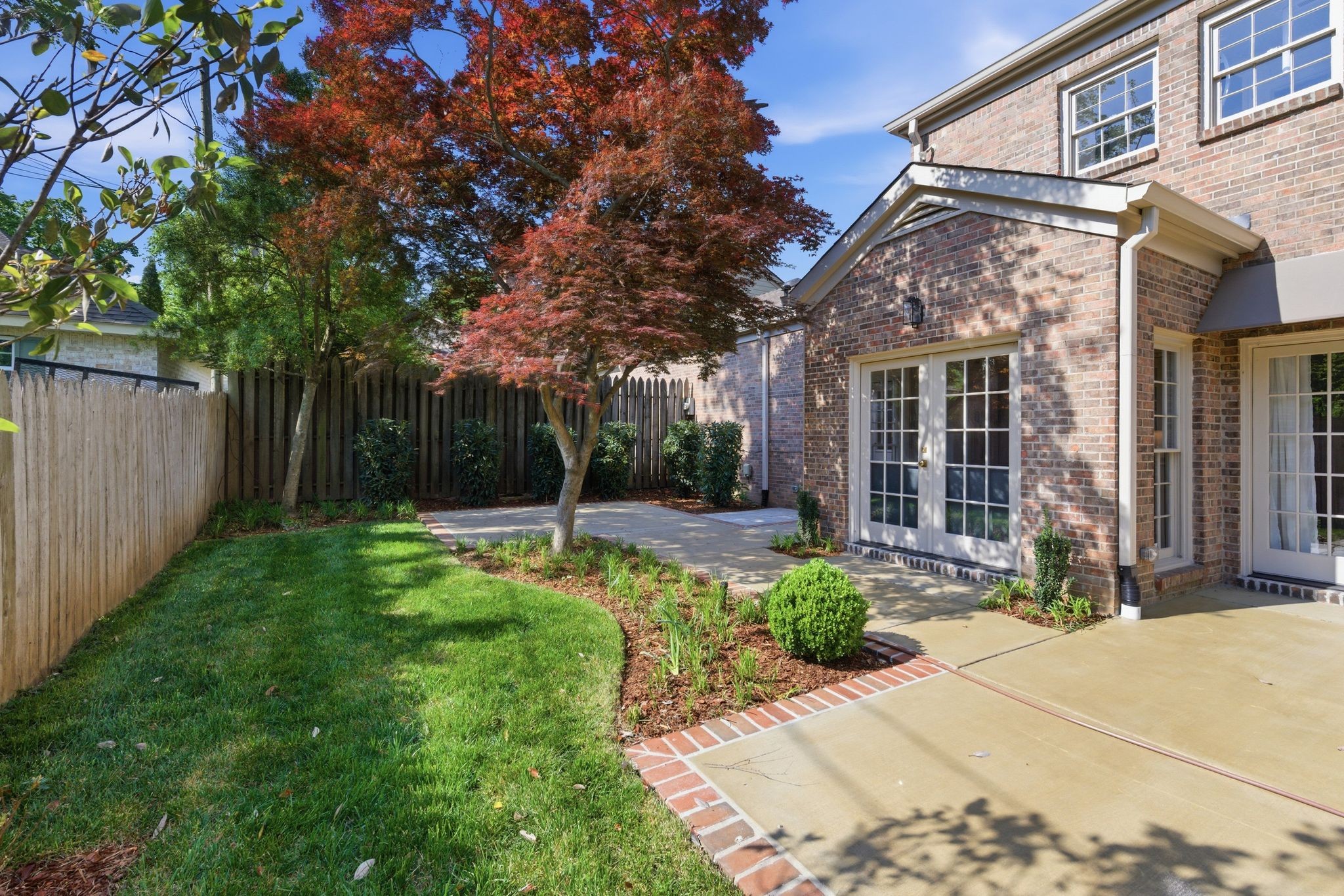608 Linden Sq