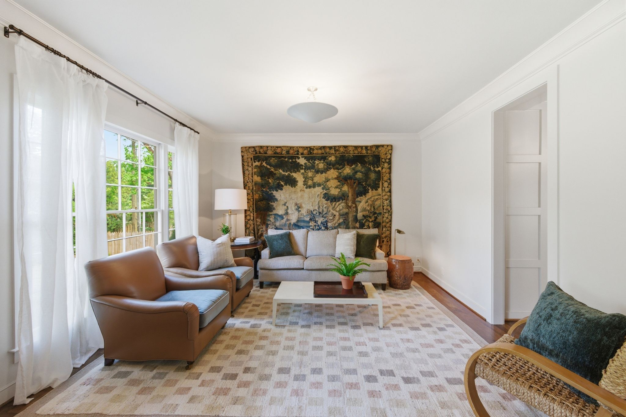 608 Linden Sq