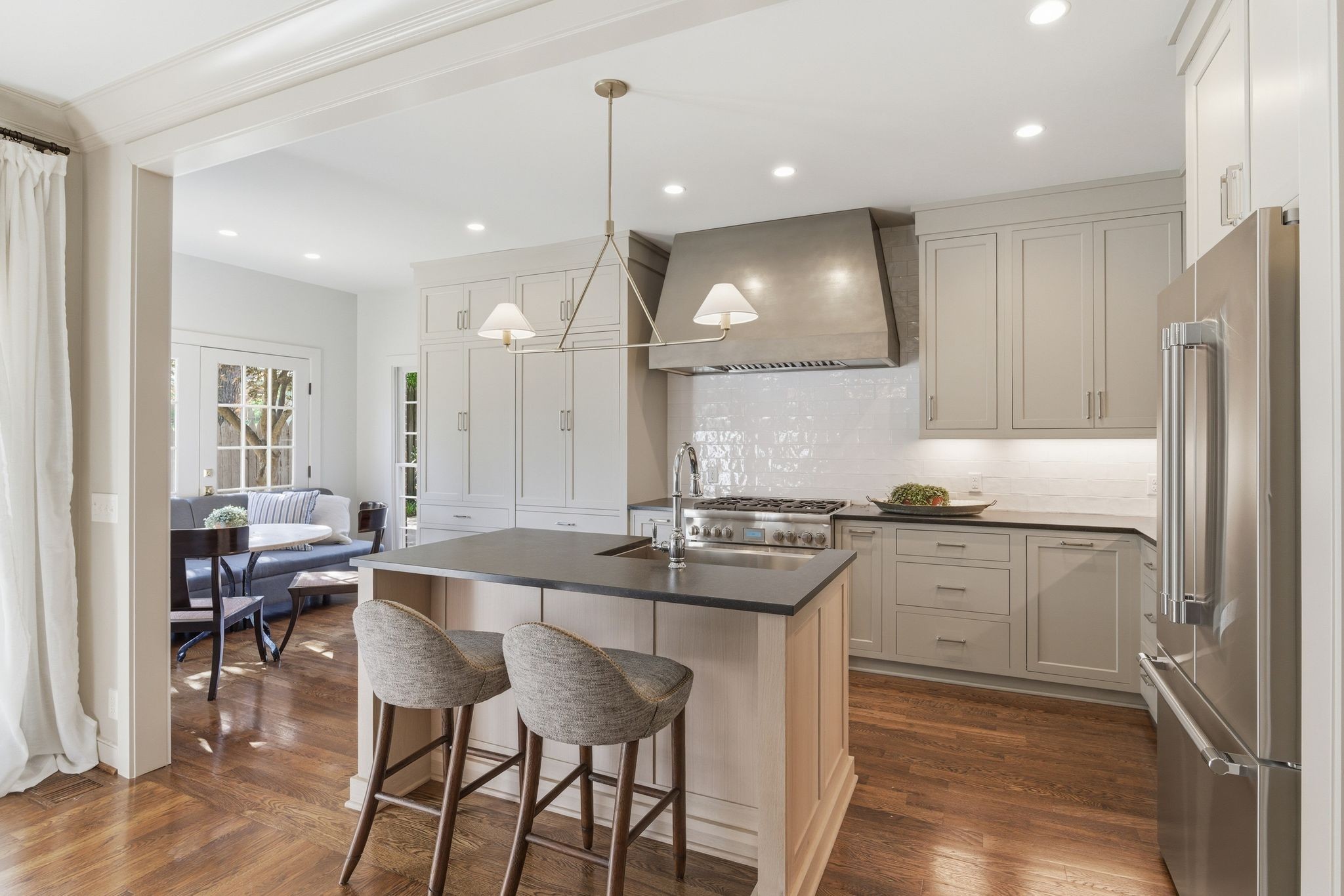 608 Linden Sq