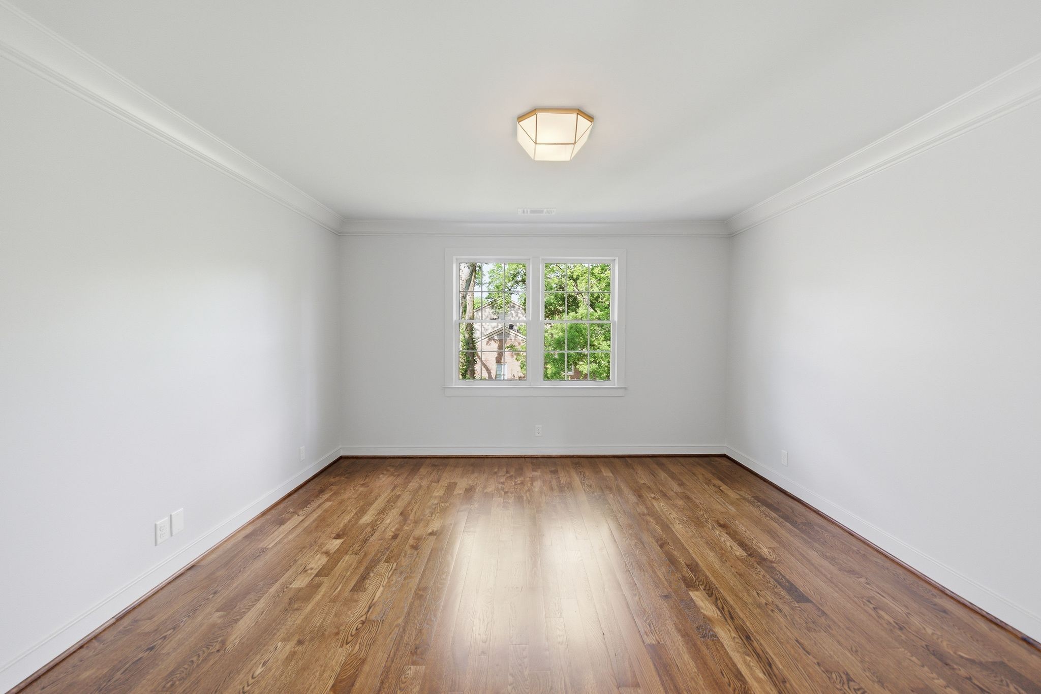 608 Linden Sq