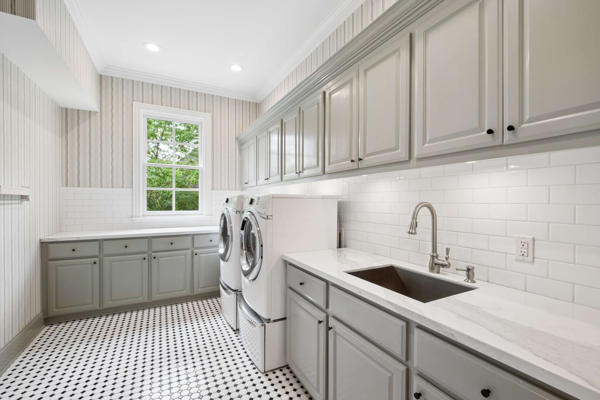 1412 Willowbrooke Cir