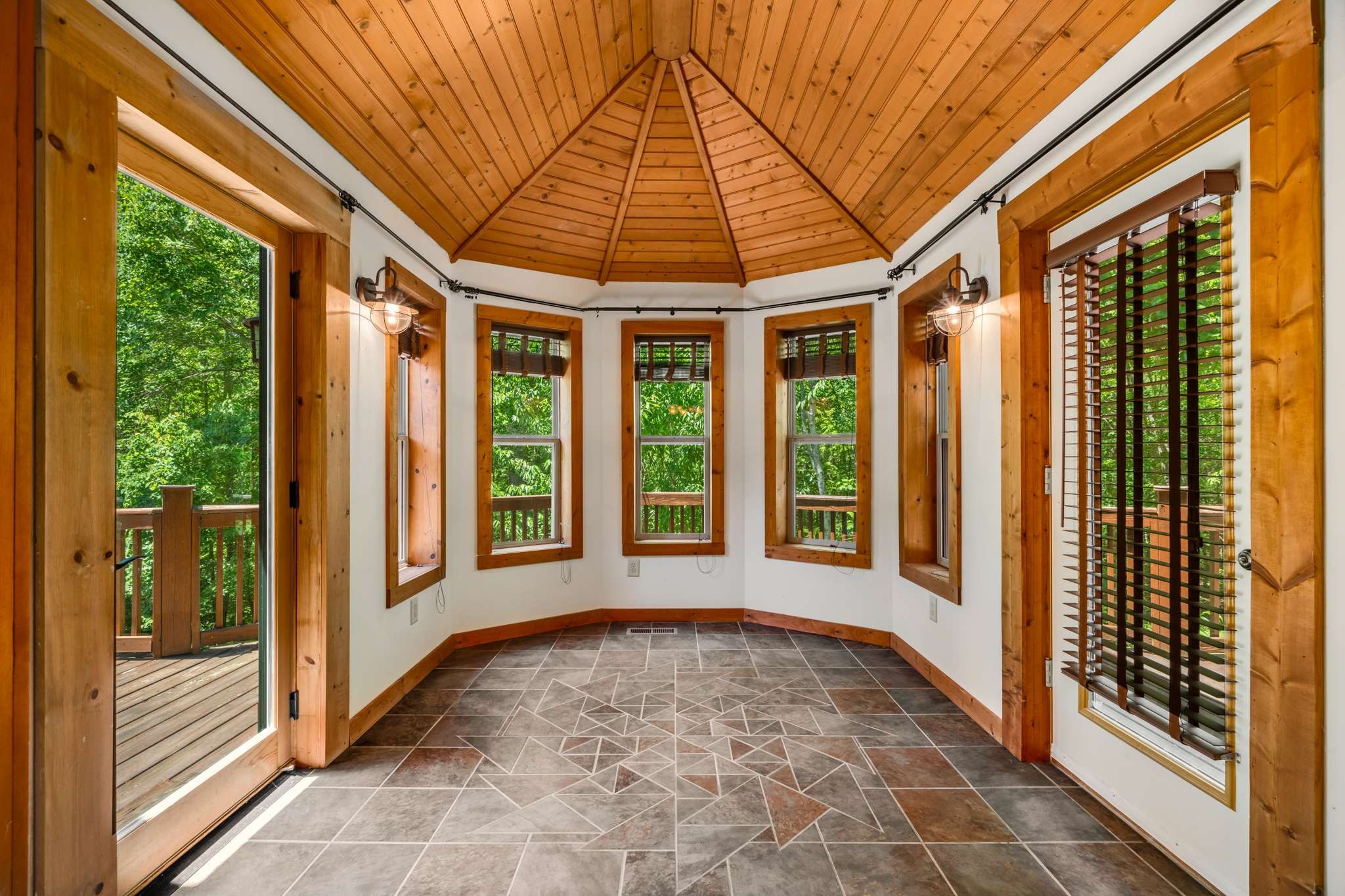 5734 N Lick Creek Rd