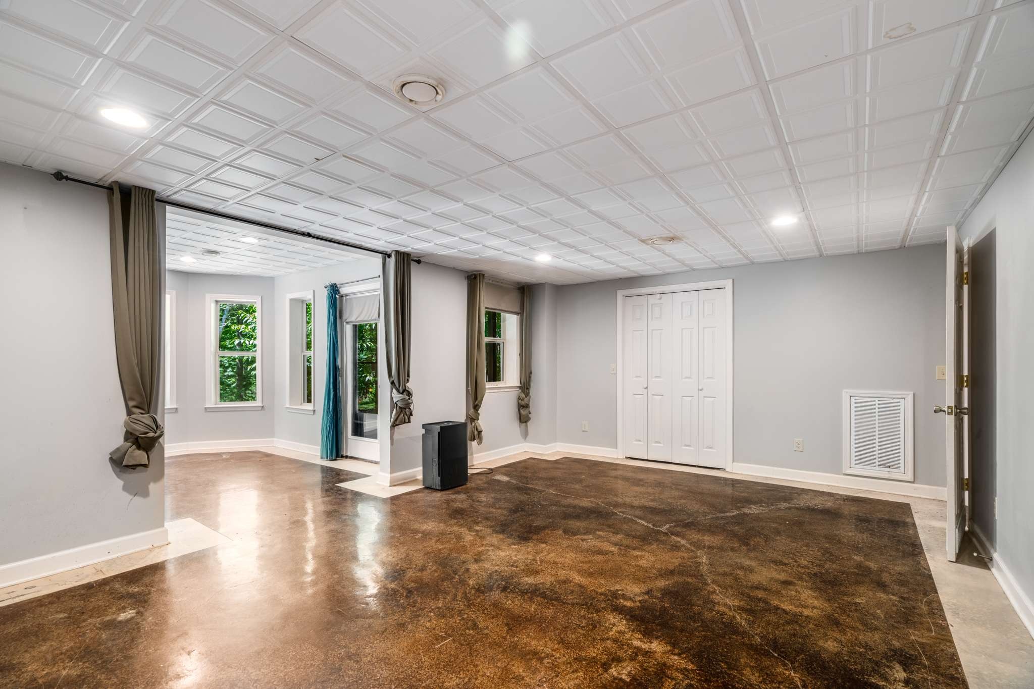 5734 N Lick Creek Rd