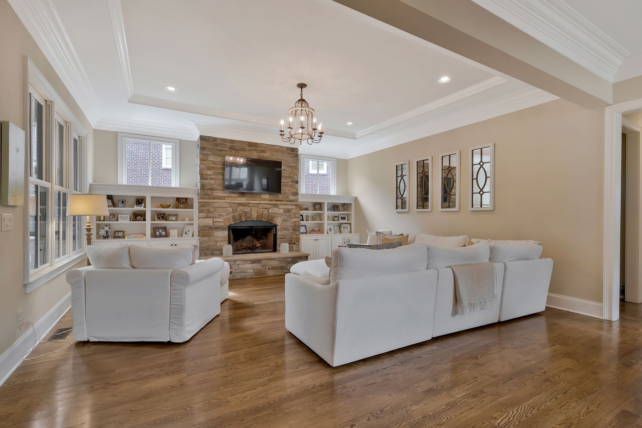 1038 Falling Leaf Cir