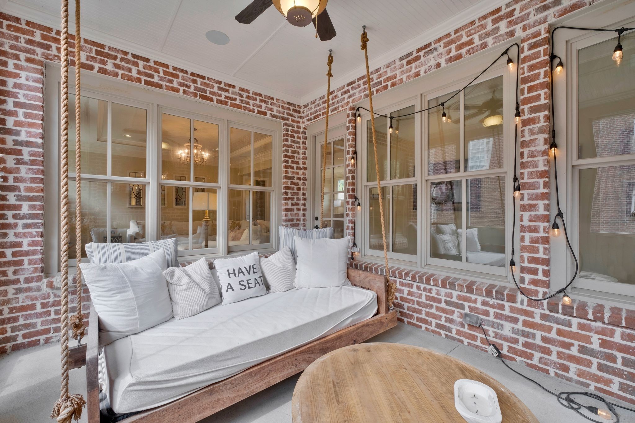 1038 Falling Leaf Cir