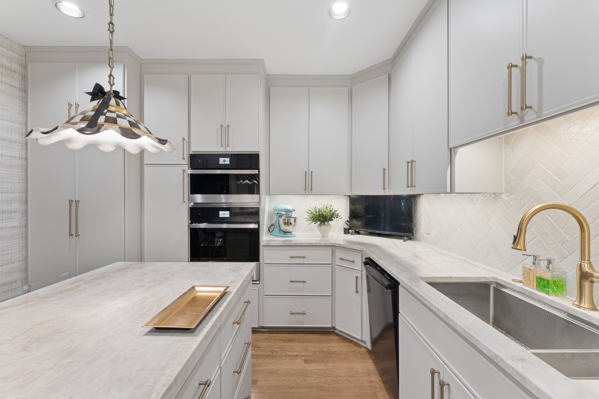 3737 West End Ave Unit: 205