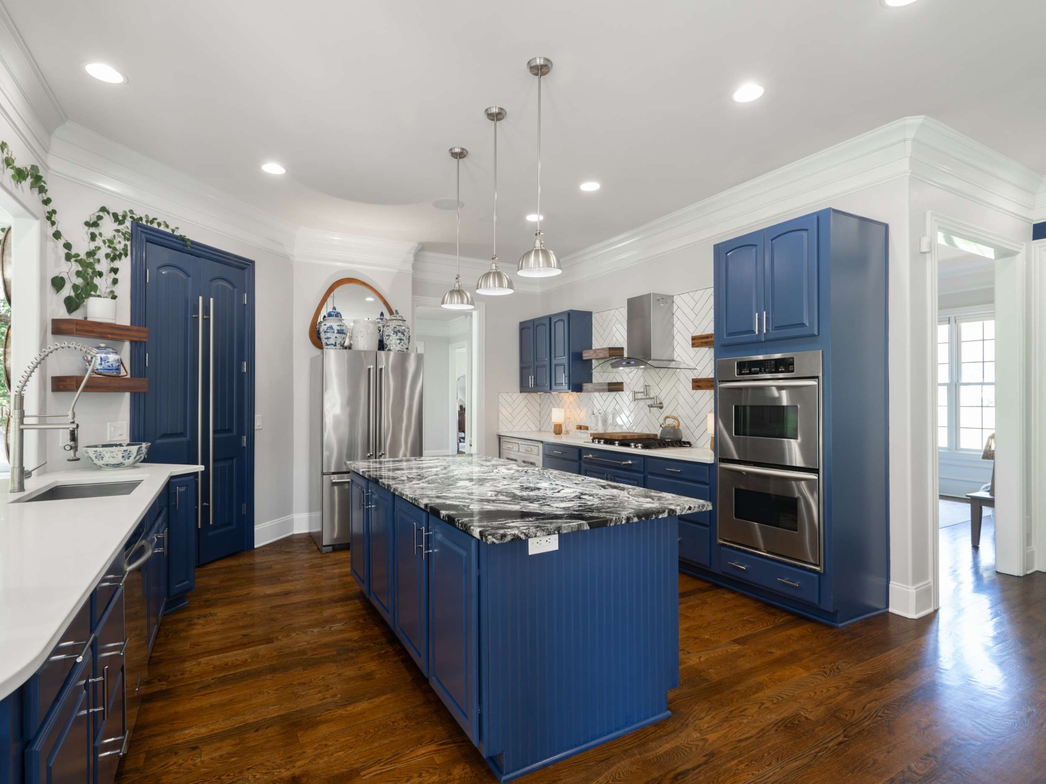 1060 Natchez Valley Ln