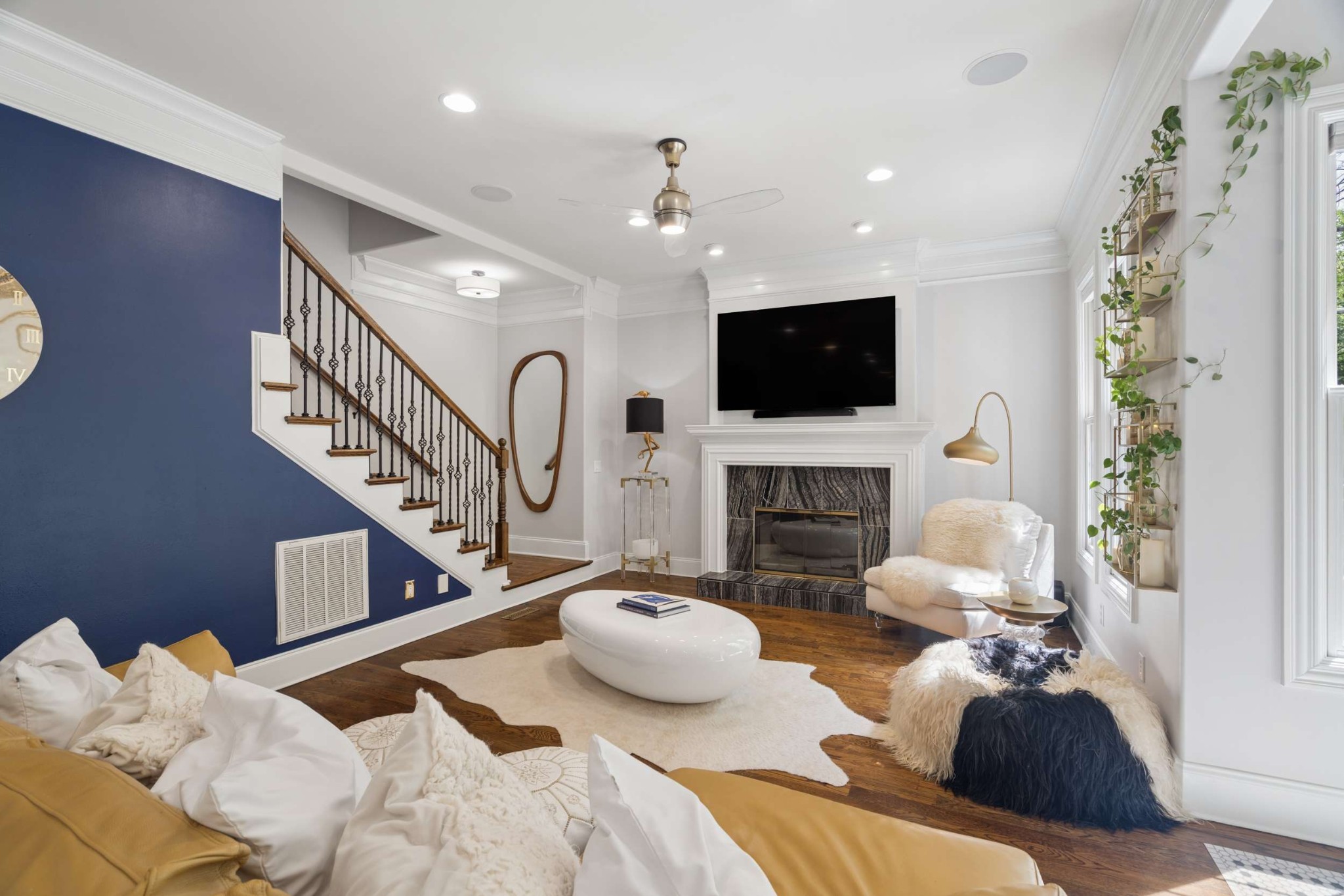 1060 Natchez Valley Ln