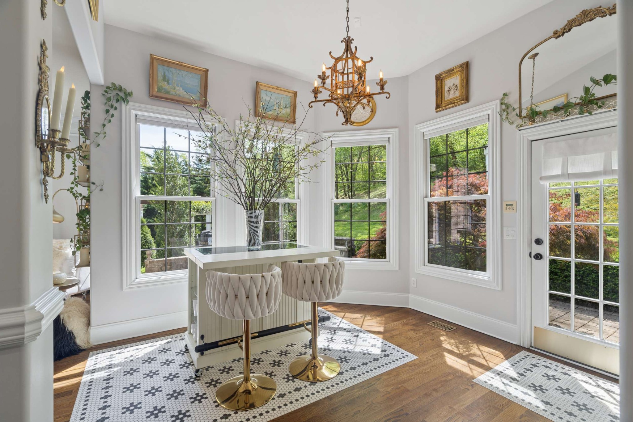 1060 Natchez Valley Ln
