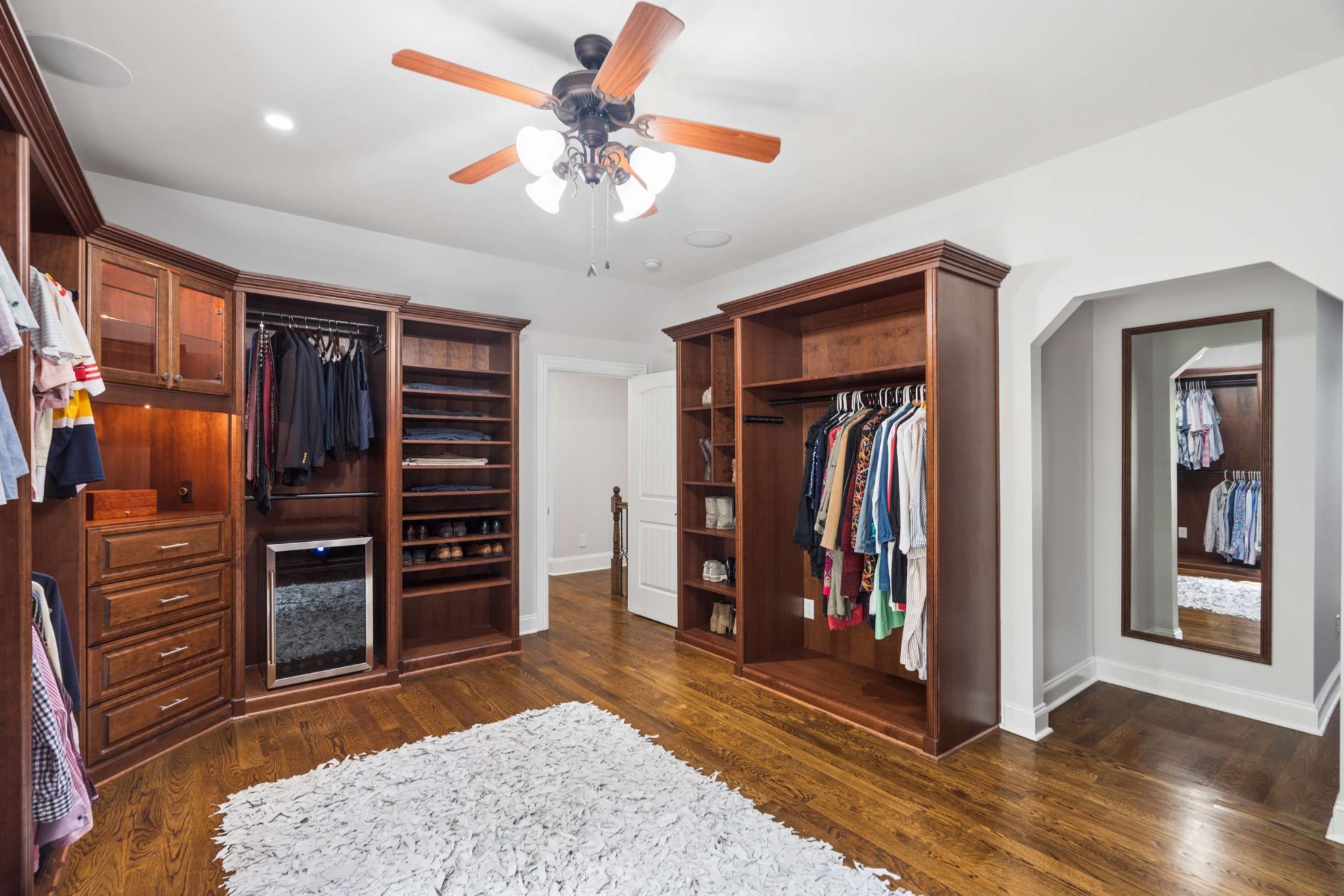 1060 Natchez Valley Ln