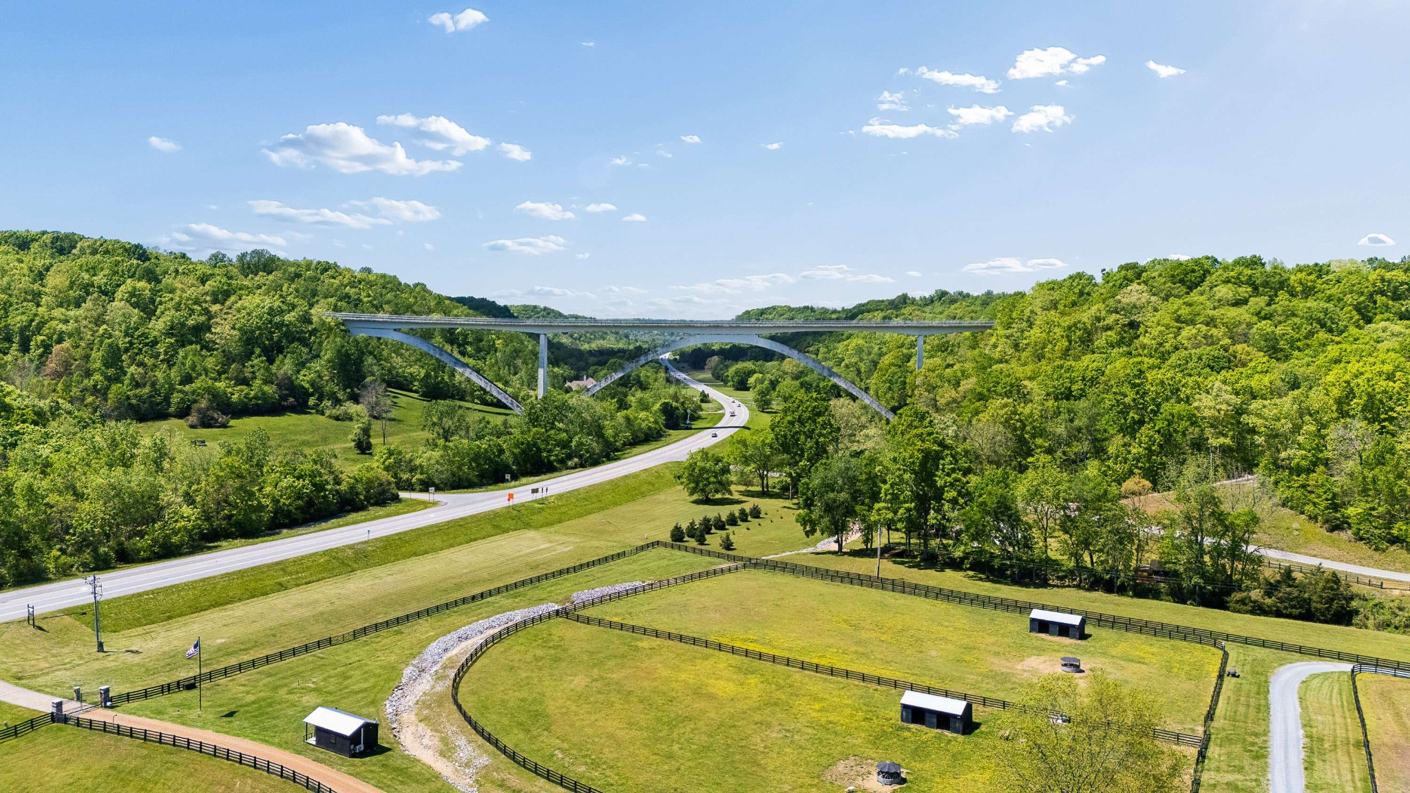 1060 Natchez Valley Ln