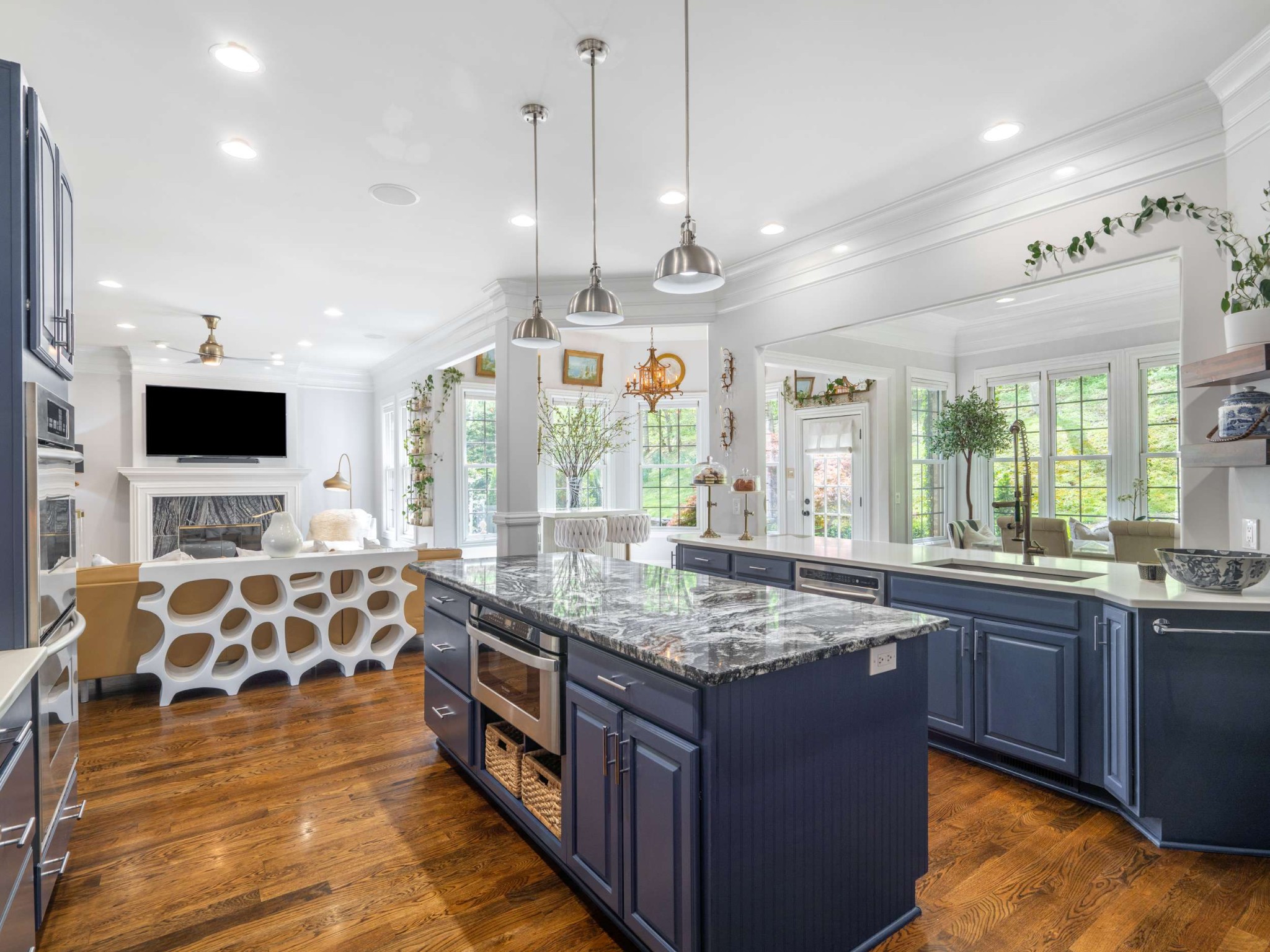 1060 Natchez Valley Ln