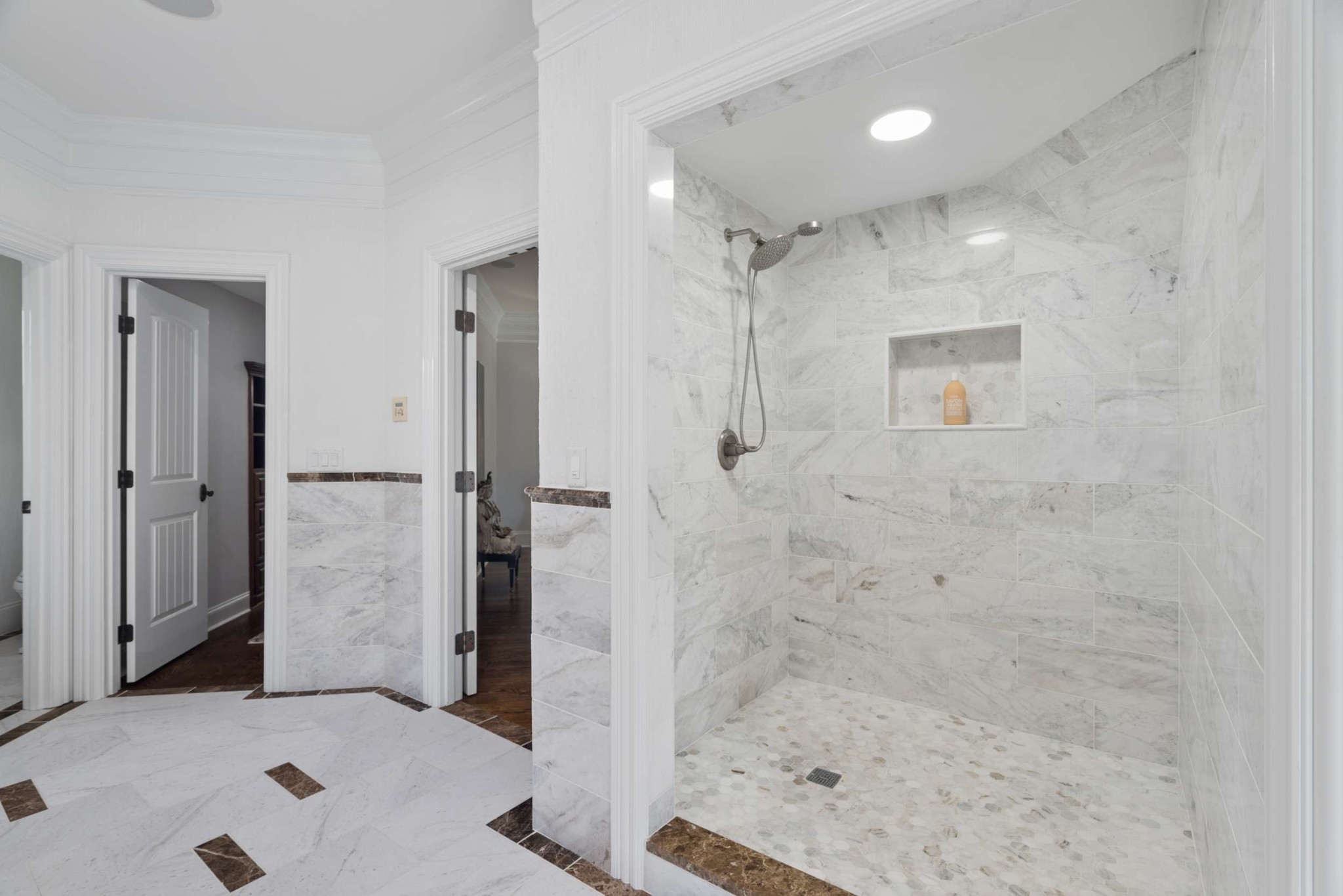 1060 Natchez Valley Ln