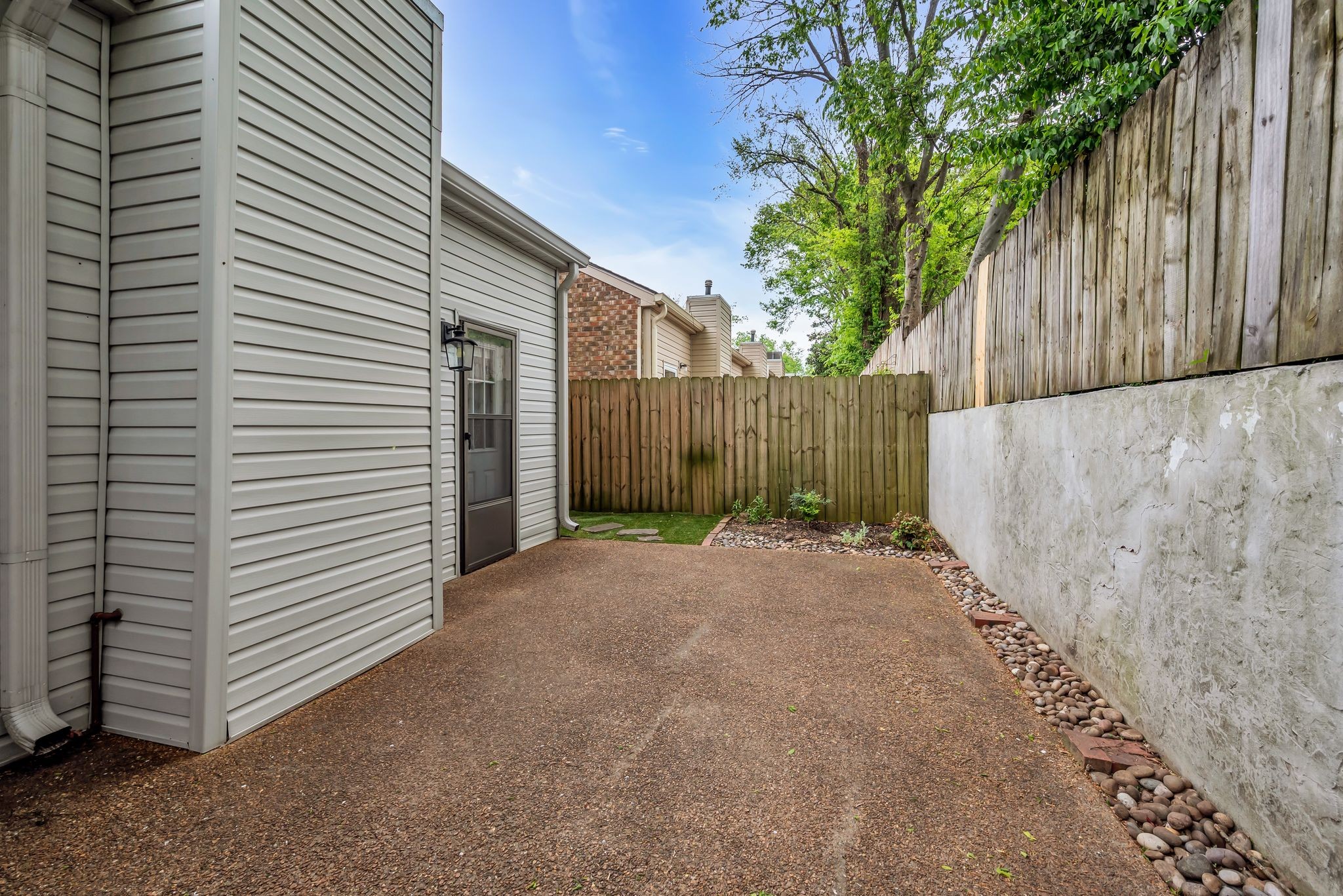 1129 W Main St Unit: 23