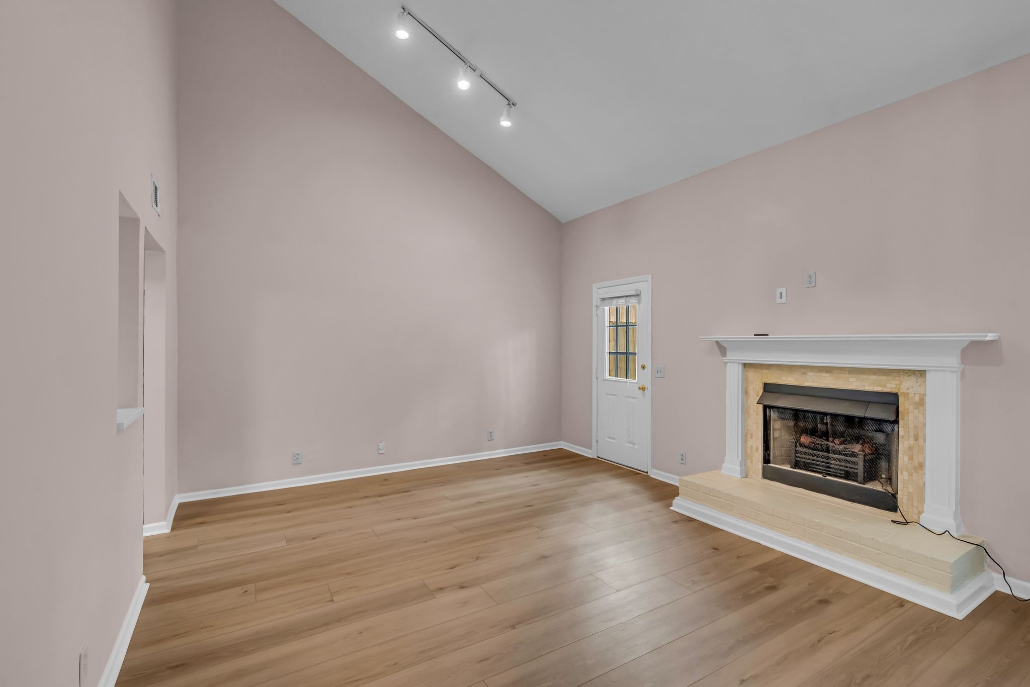 1129 W Main St Unit: 23