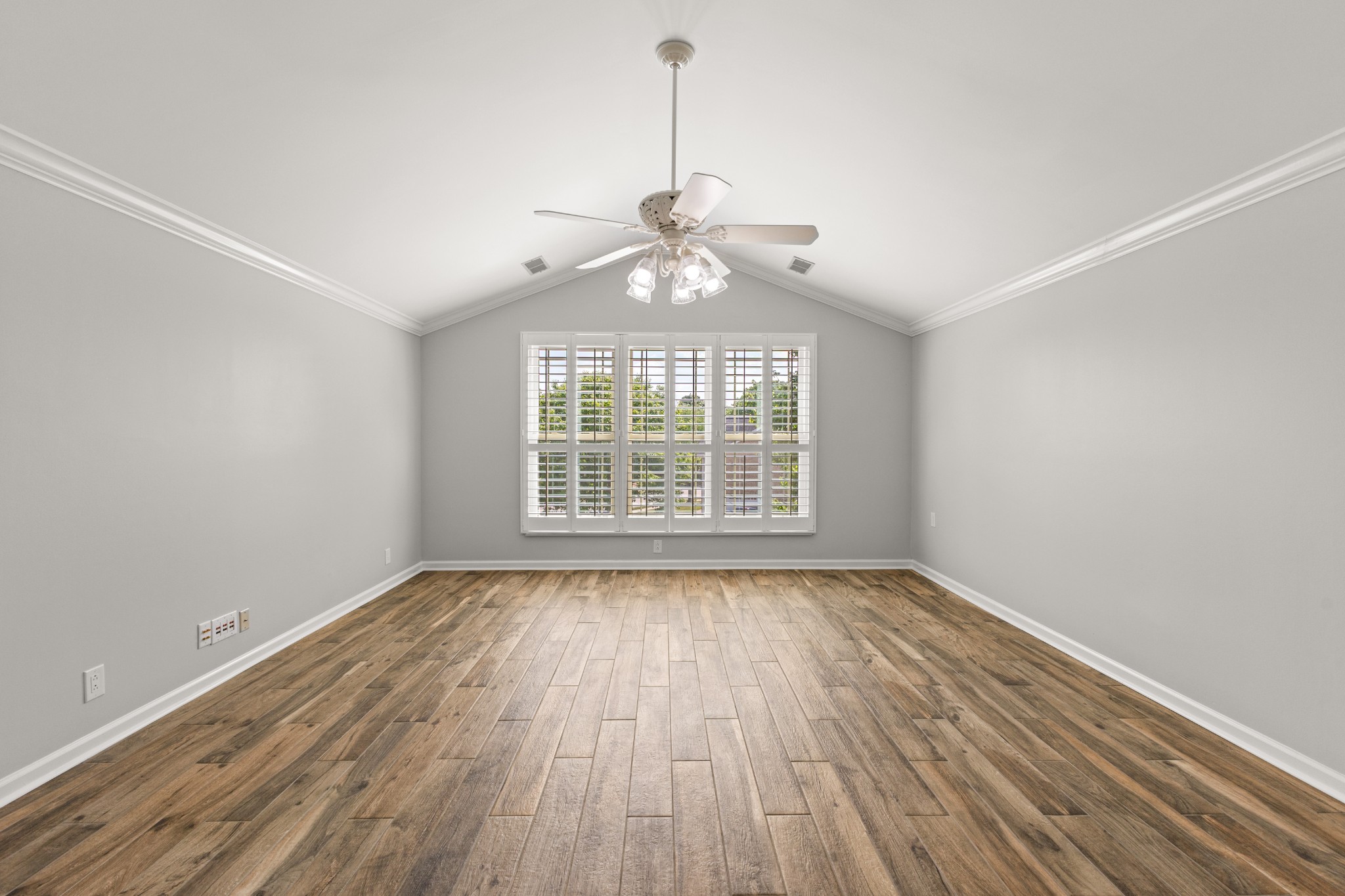 318 Logans Cir