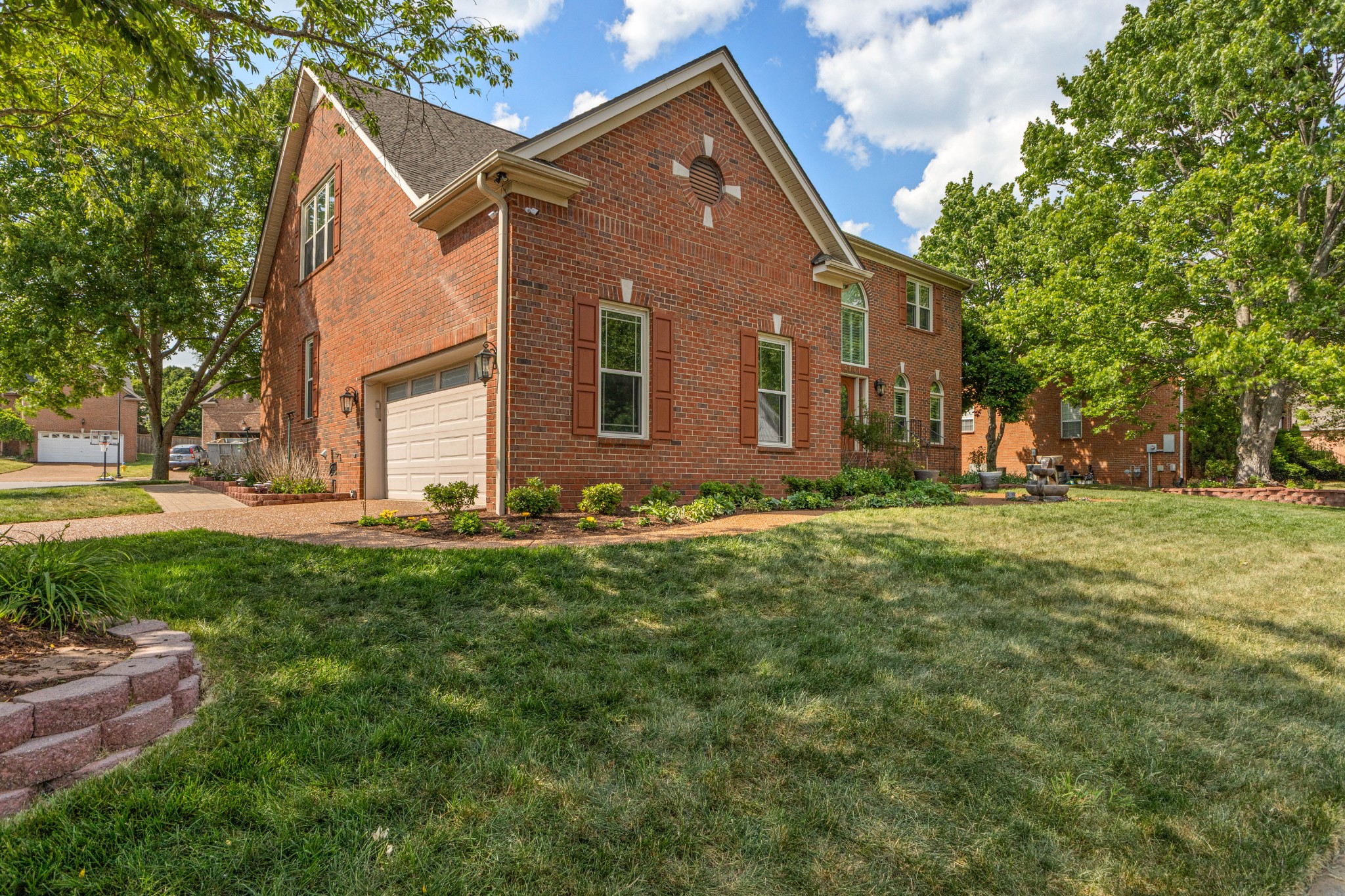 318 Logans Cir