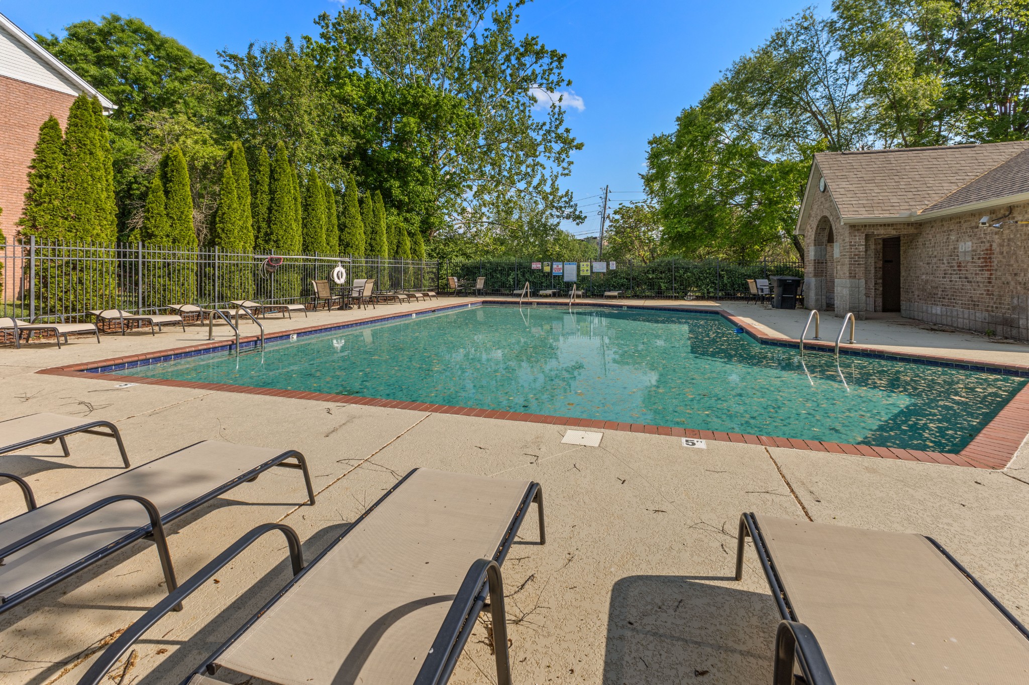 318 Logans Cir