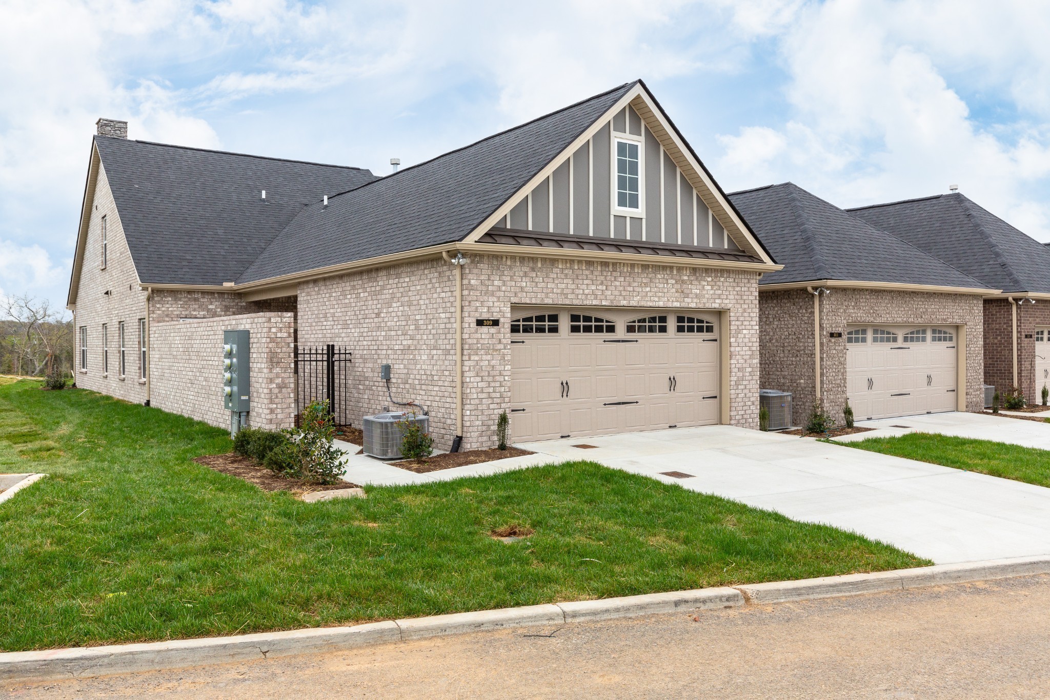 309 Eli Crossing