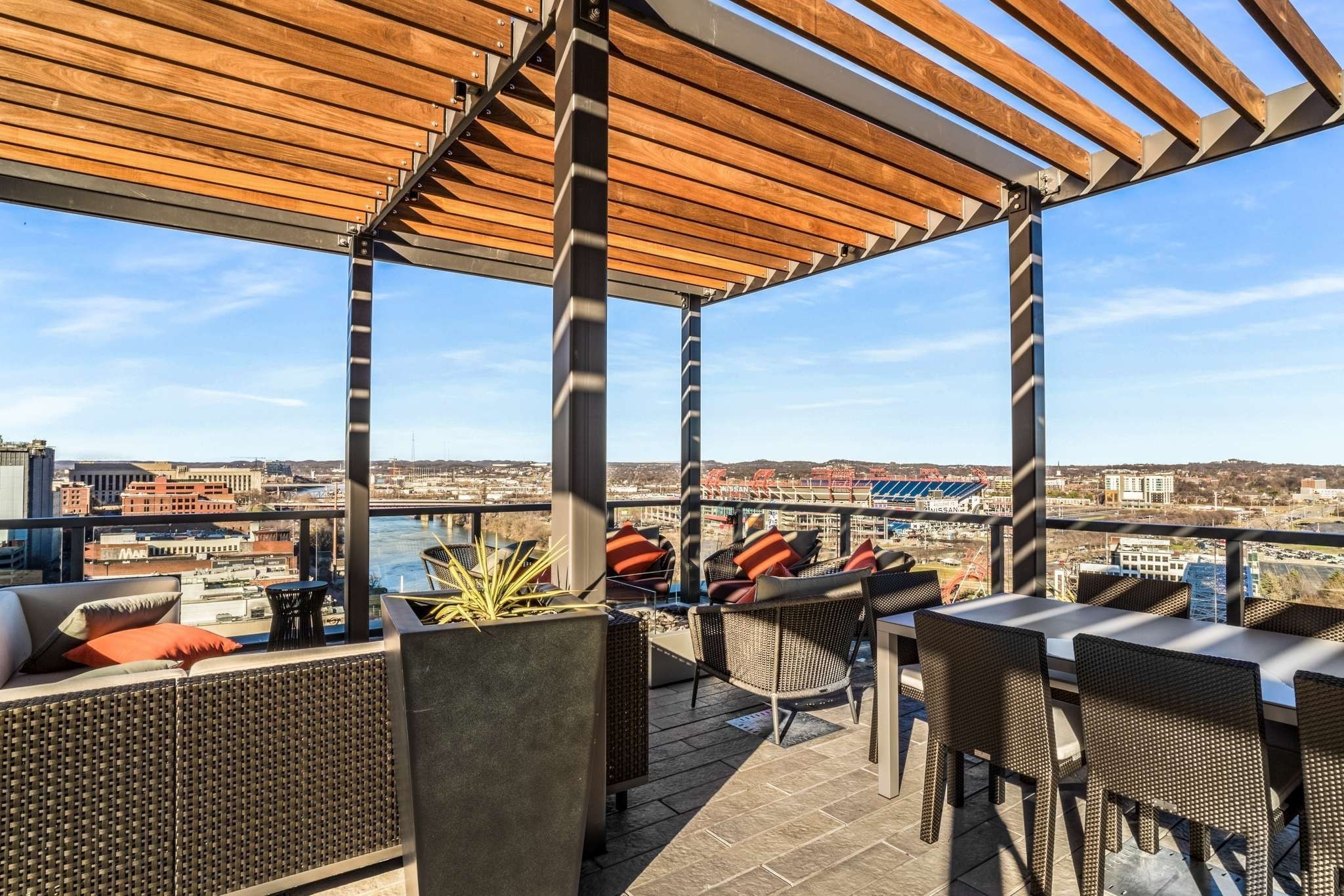 160 2nd Ave, S Unit: 2501