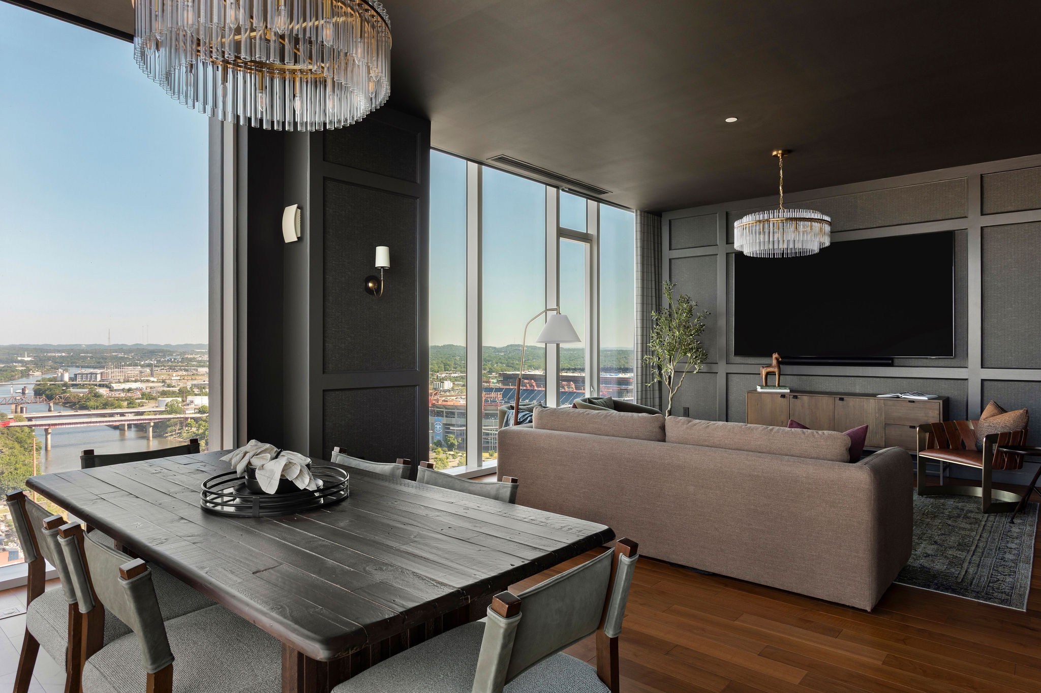160 2nd Ave, S Unit: 2501