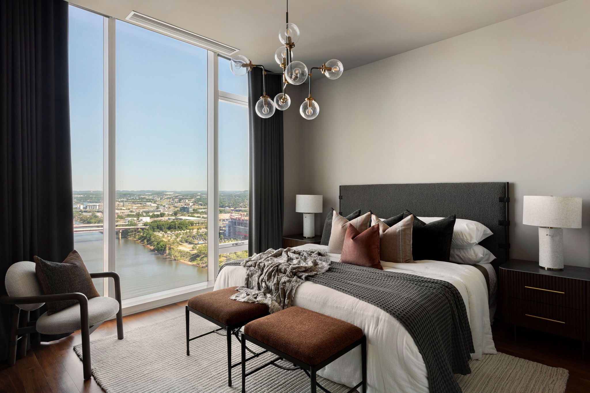 160 2nd Ave, S Unit: 2501