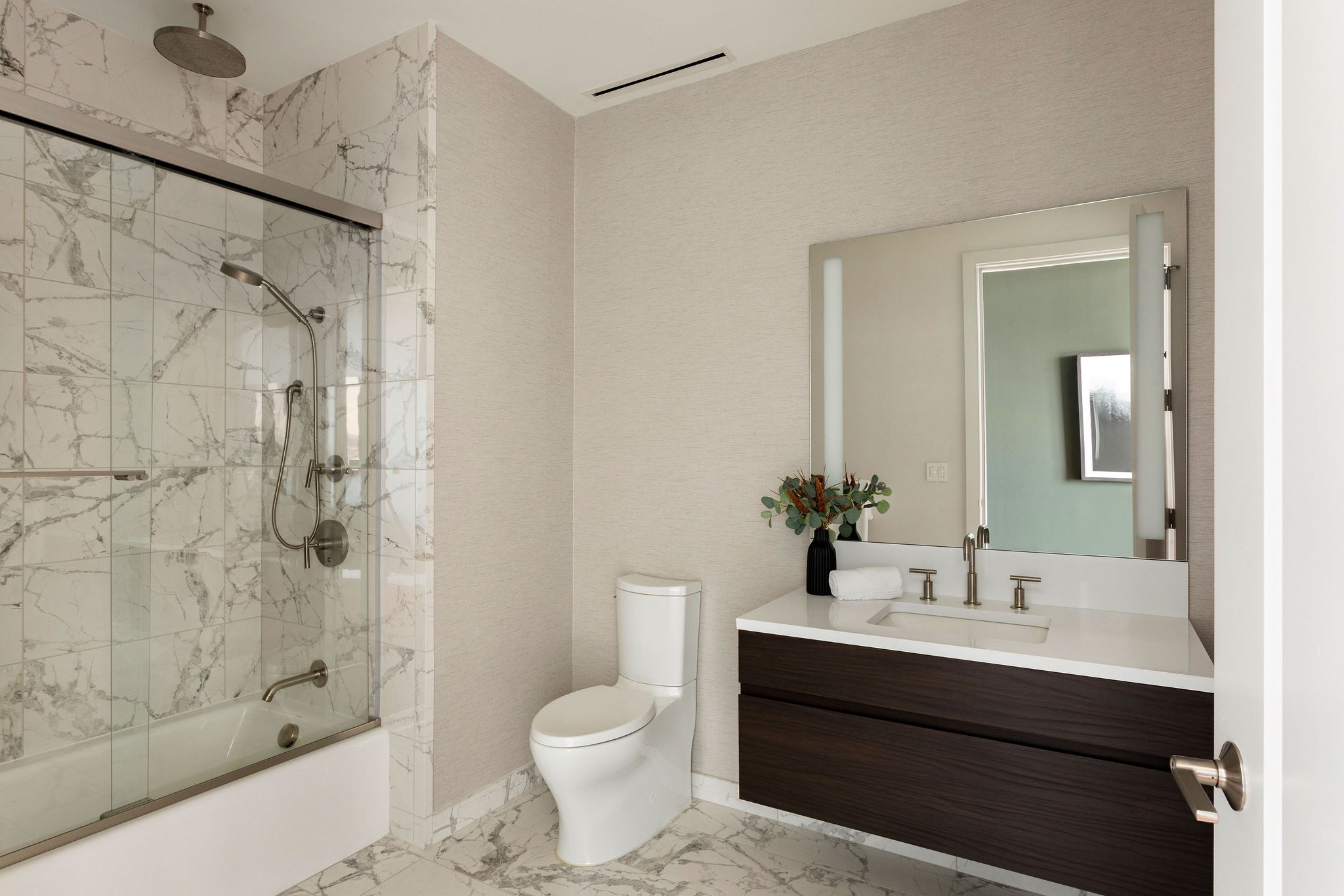 160 2nd Ave, S Unit: 2501