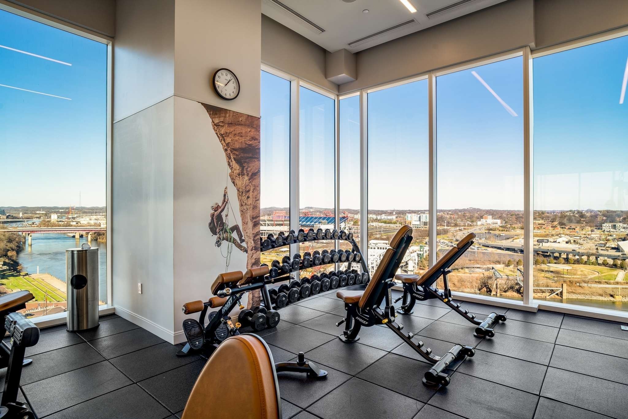 160 2nd Ave, S Unit: 2501
