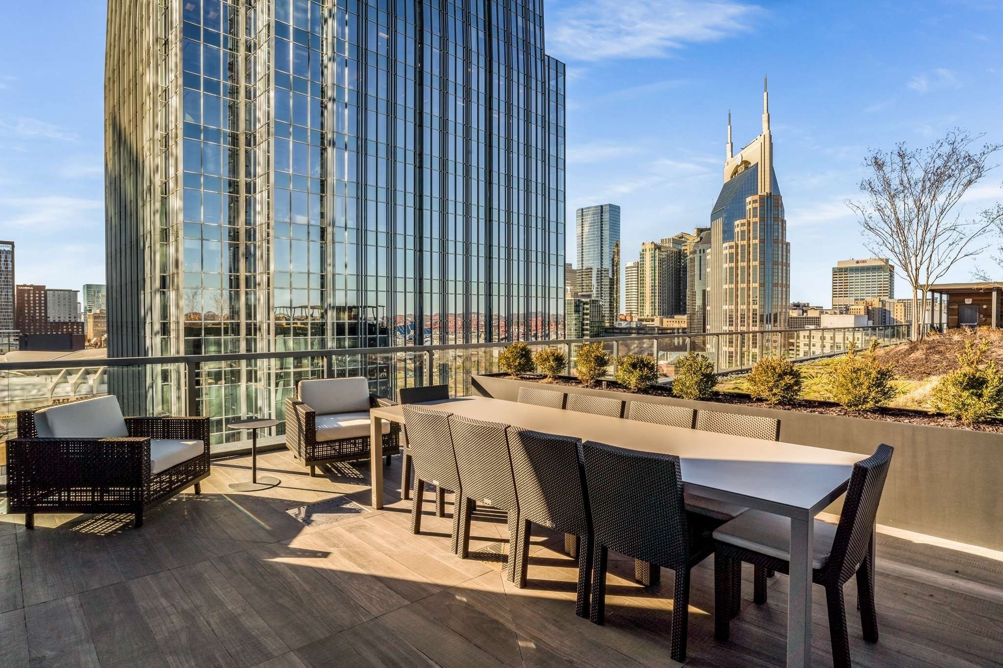 160 2nd Ave, S Unit: 2501