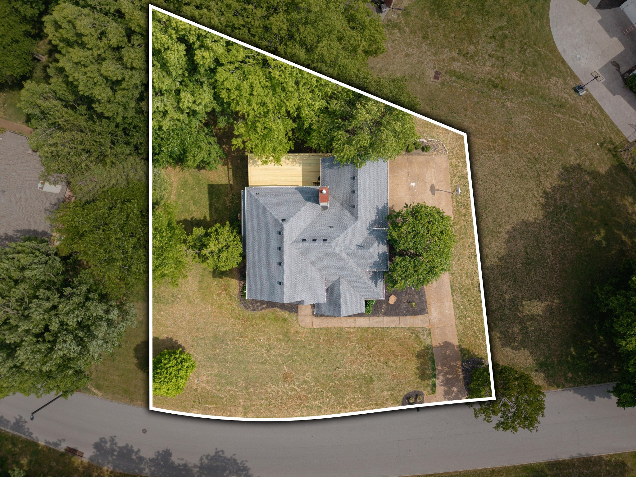 7061 Willowick Dr