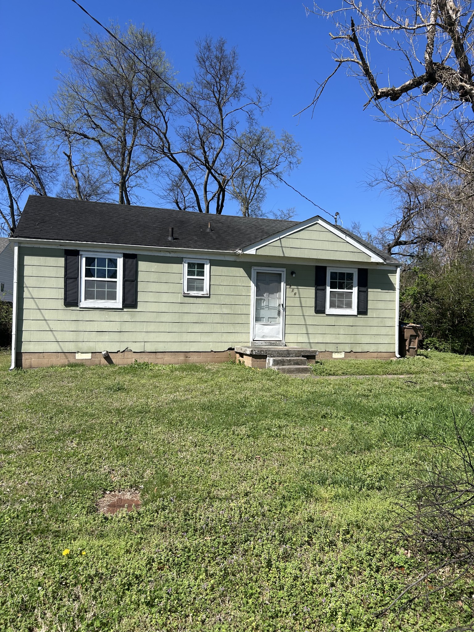 5916 Carl Pl
