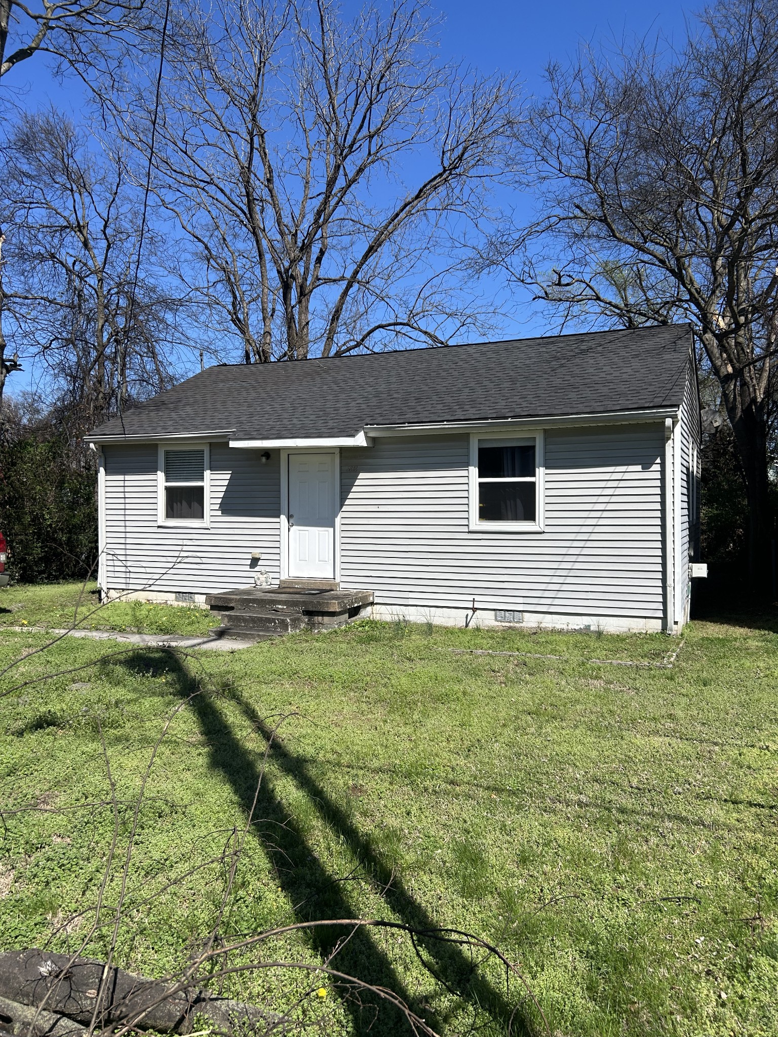 5818 Couch Dr