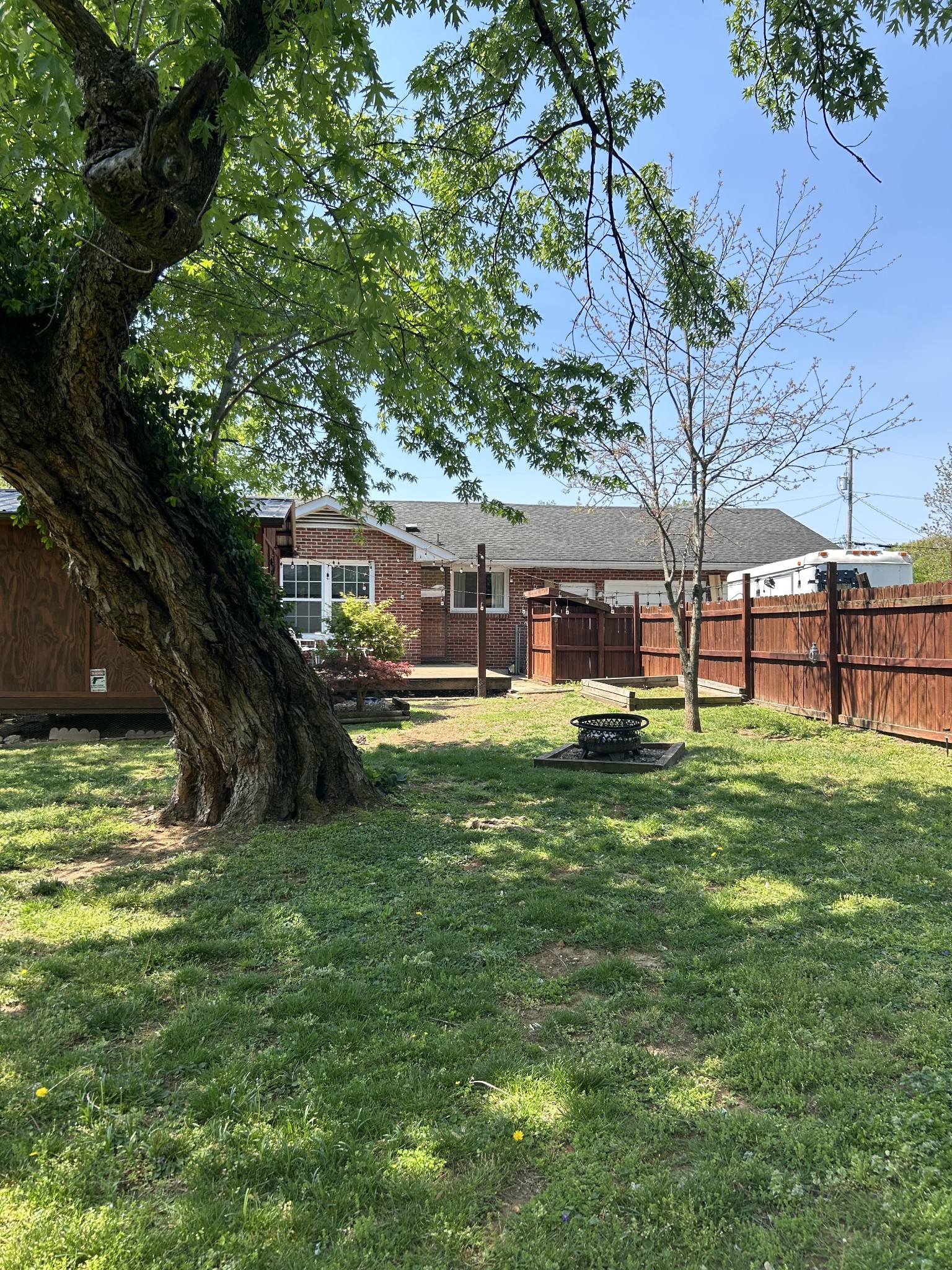 2625 Western Hills Dr