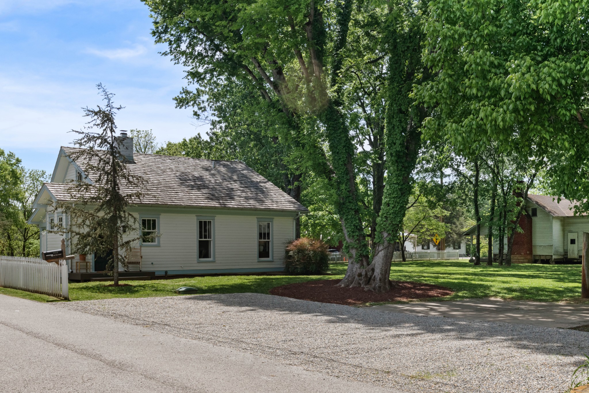 4224 Old Hillsboro Rd