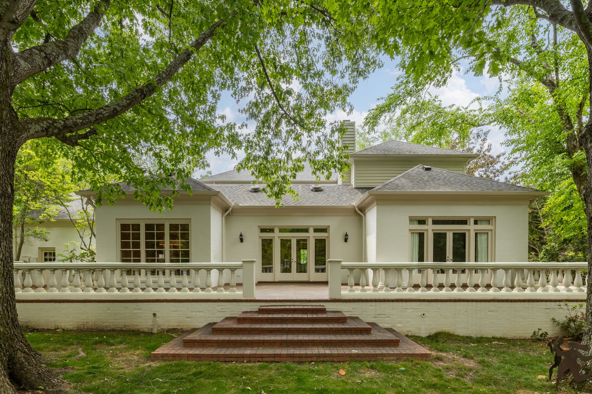 5 Castlewood Court