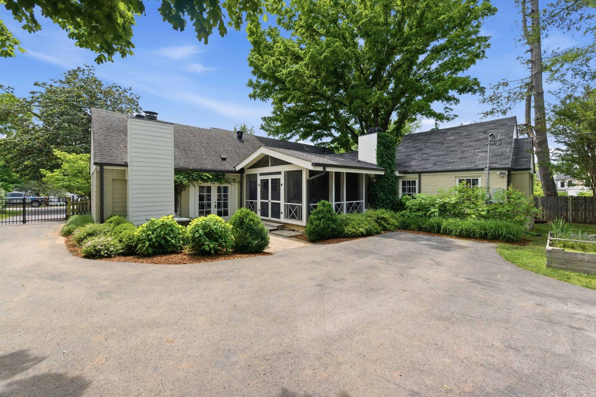 104 Brookfield Ave