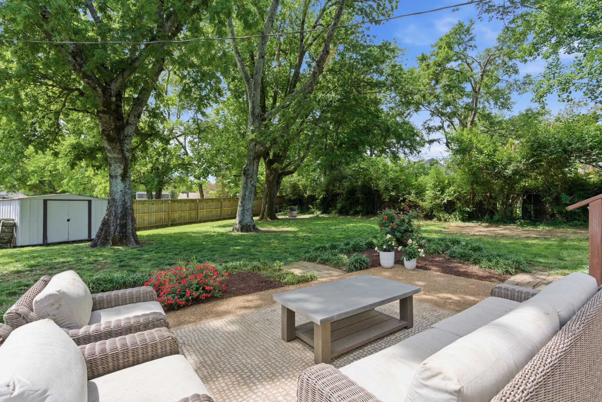 5607 Kendall Dr