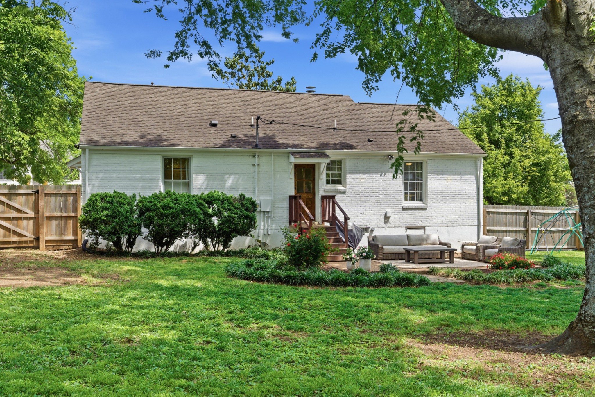 5607 Kendall Dr