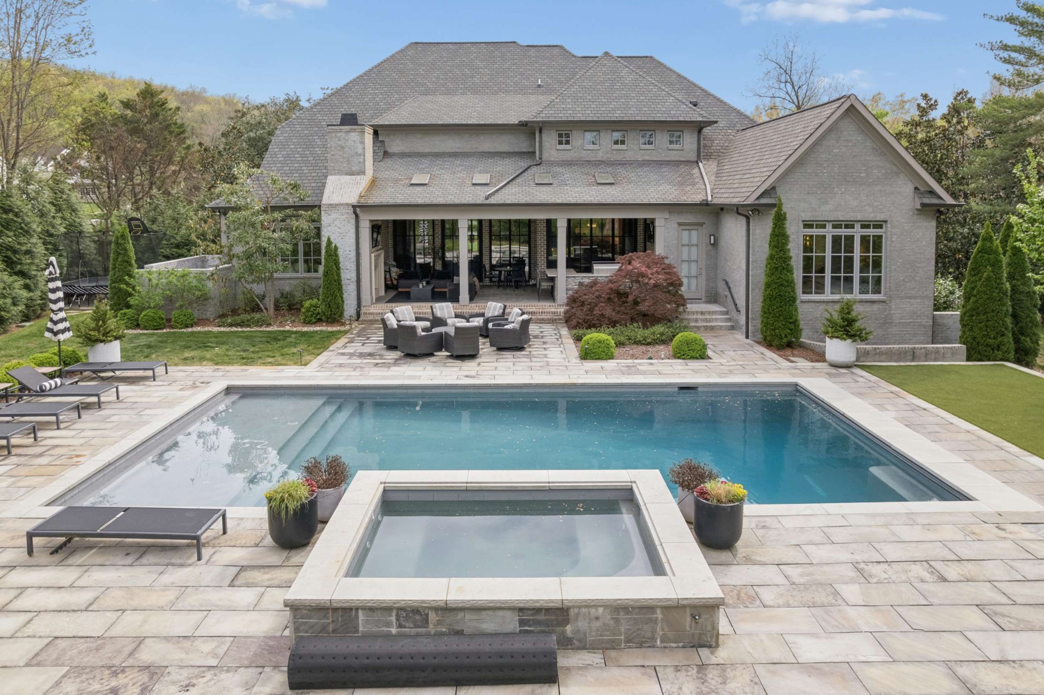 3910 Wayland Drive
